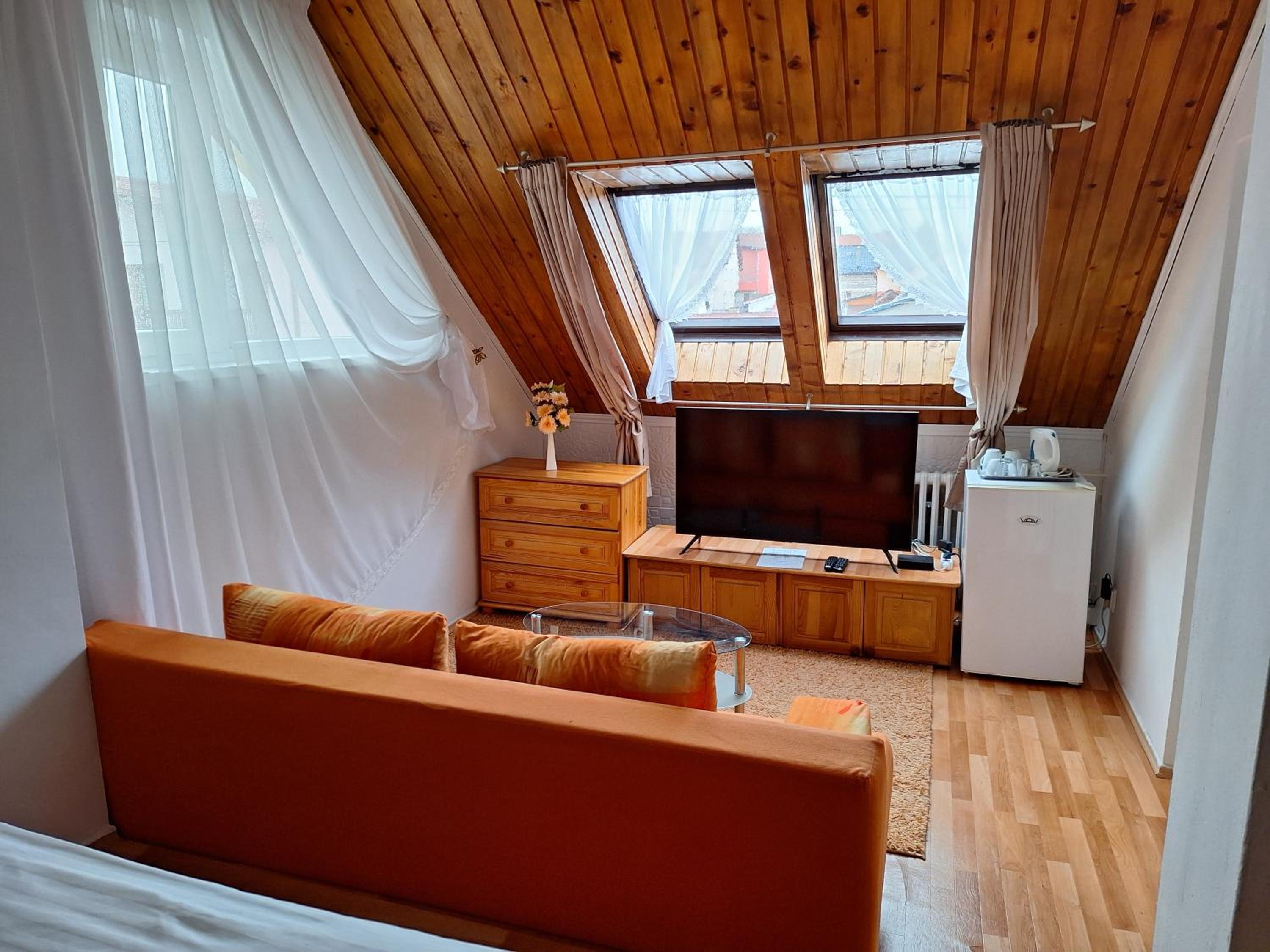 Double Room with Private Bathroom photo 2