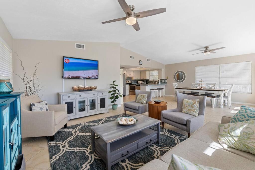 Three-Bedroom House photo 1