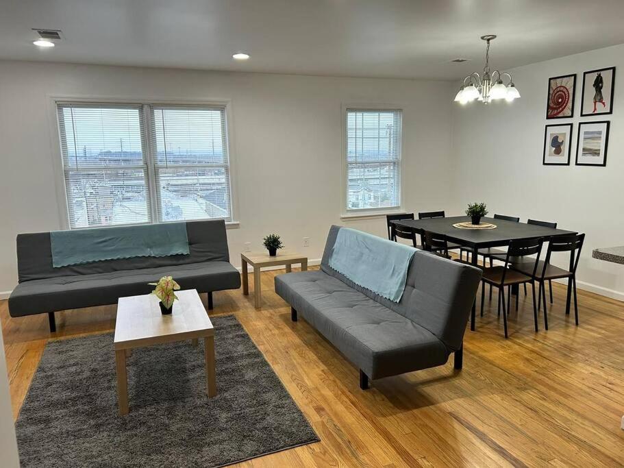 Three-Bedroom Apartment photo 3
