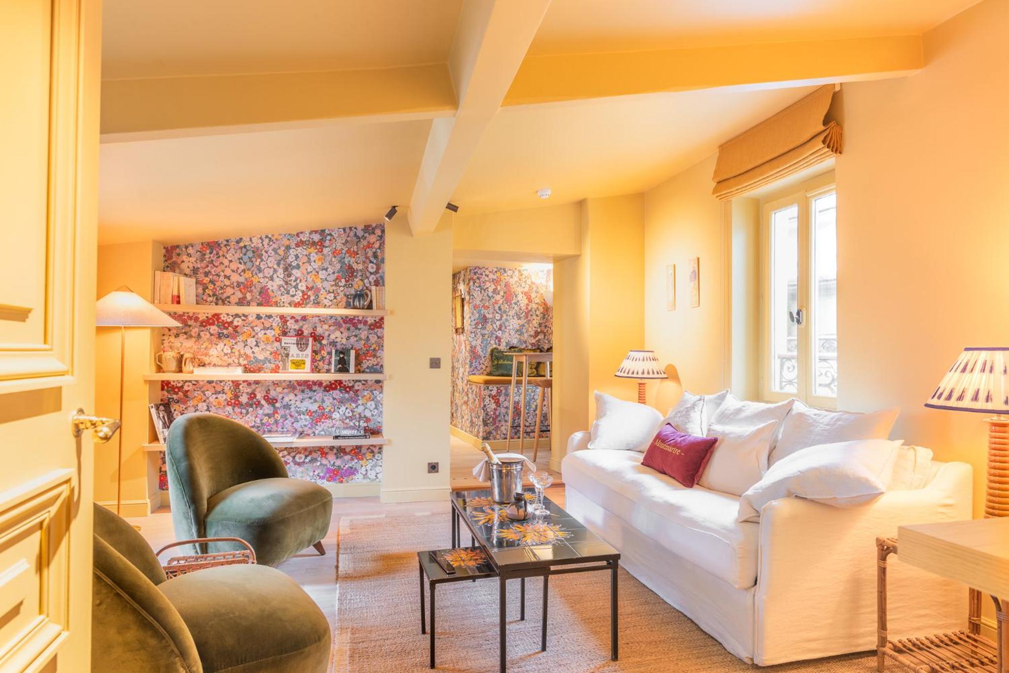 VAN GOGH - One-Bedroom Superior Apartment