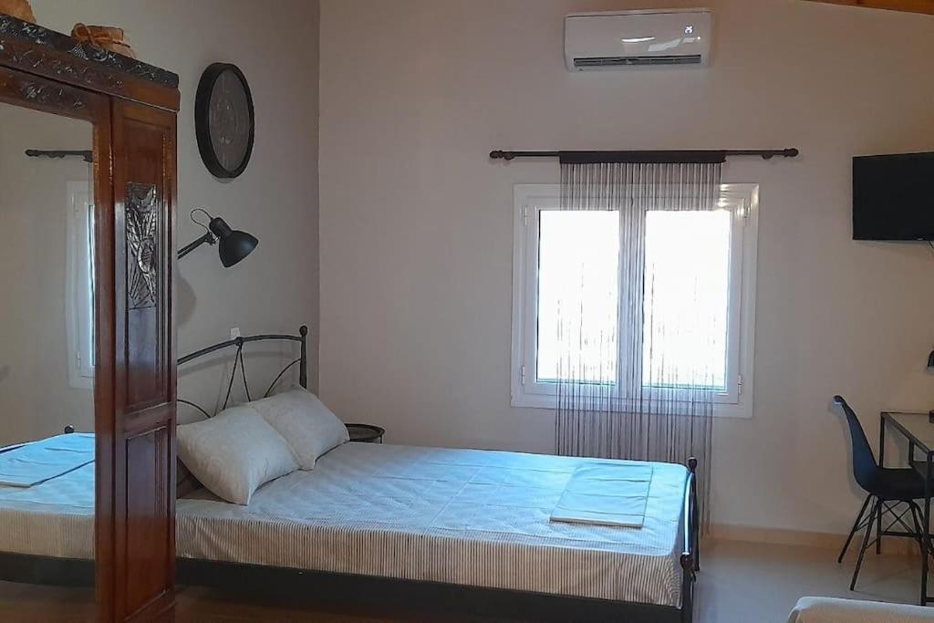 One-Bedroom House photo 1