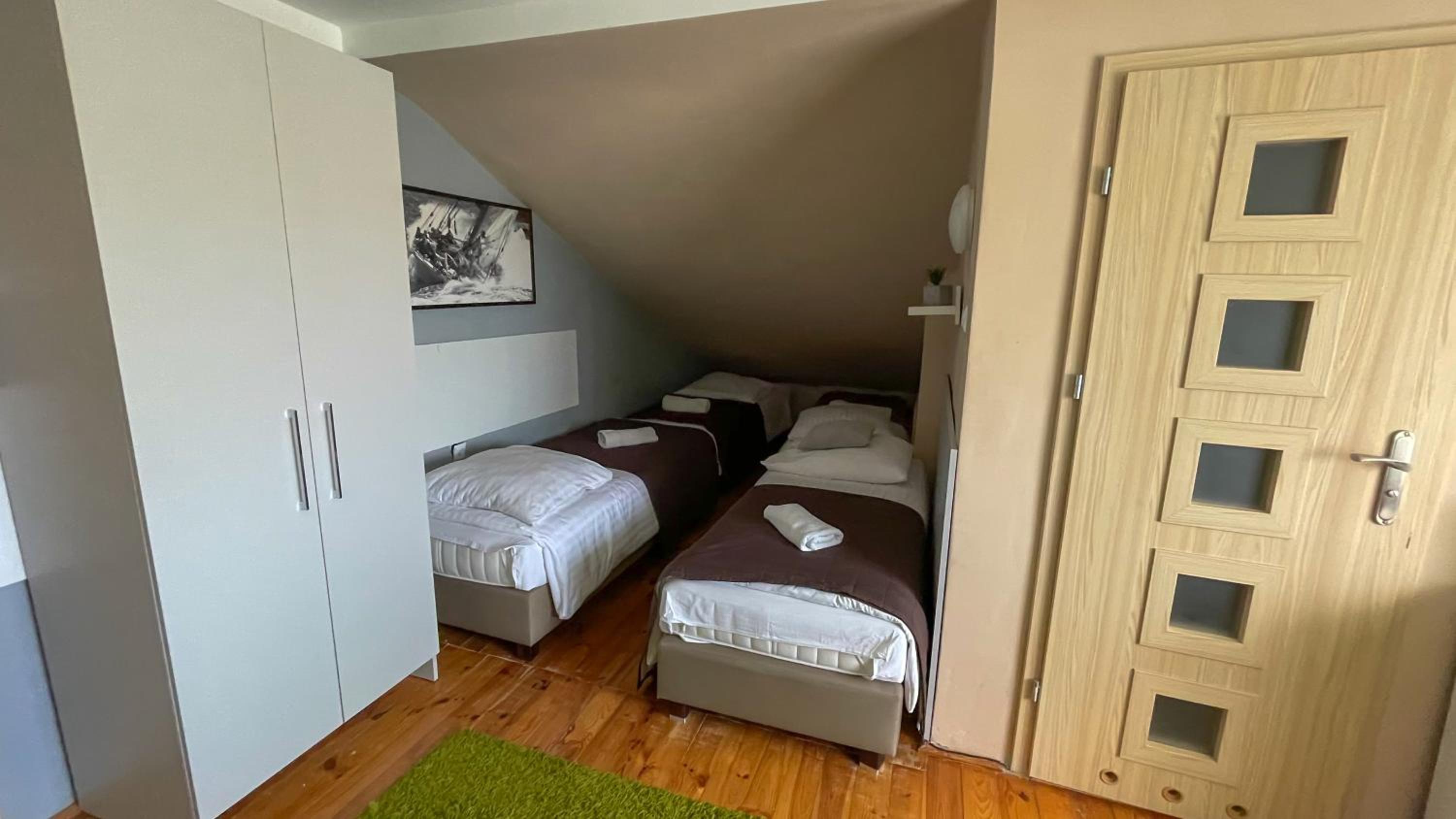Economy Quadruple Room photo 2