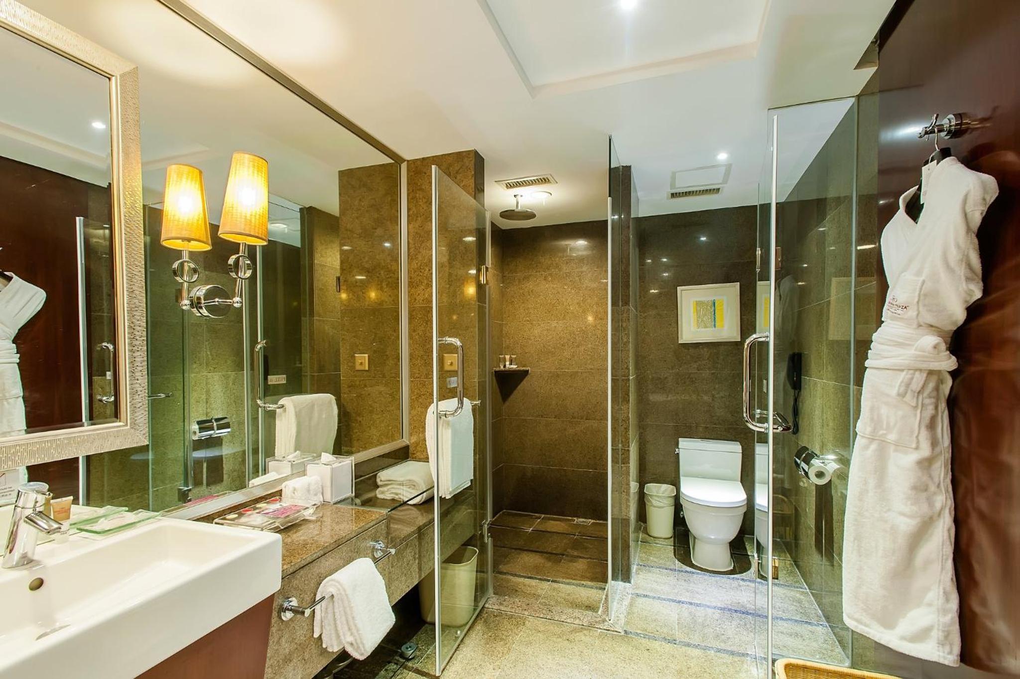Standard King Room - Photo 2