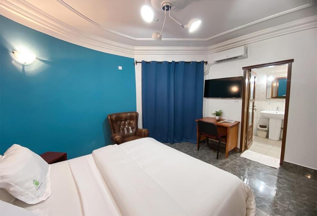 Deluxe Room (2 Adults + 1 Child) photo 3