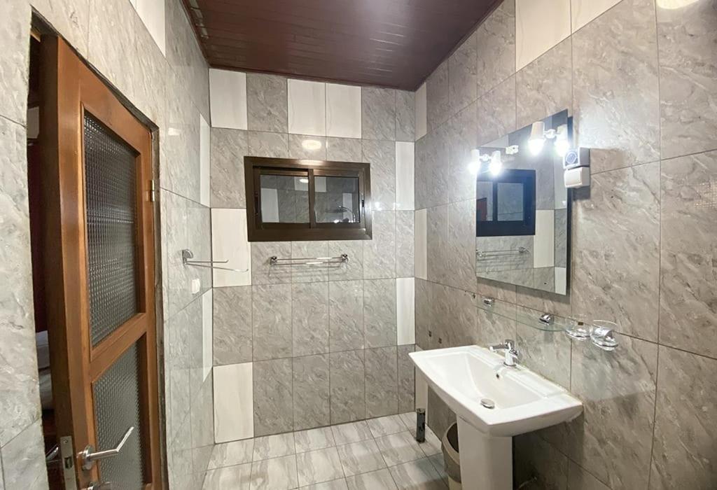 Deluxe Room (2 Adults + 1 Child) photo 1