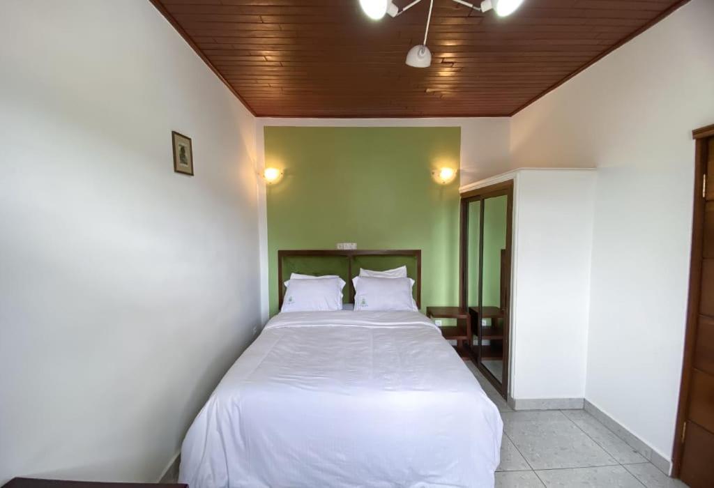 One-Bedroom Suite photo 3