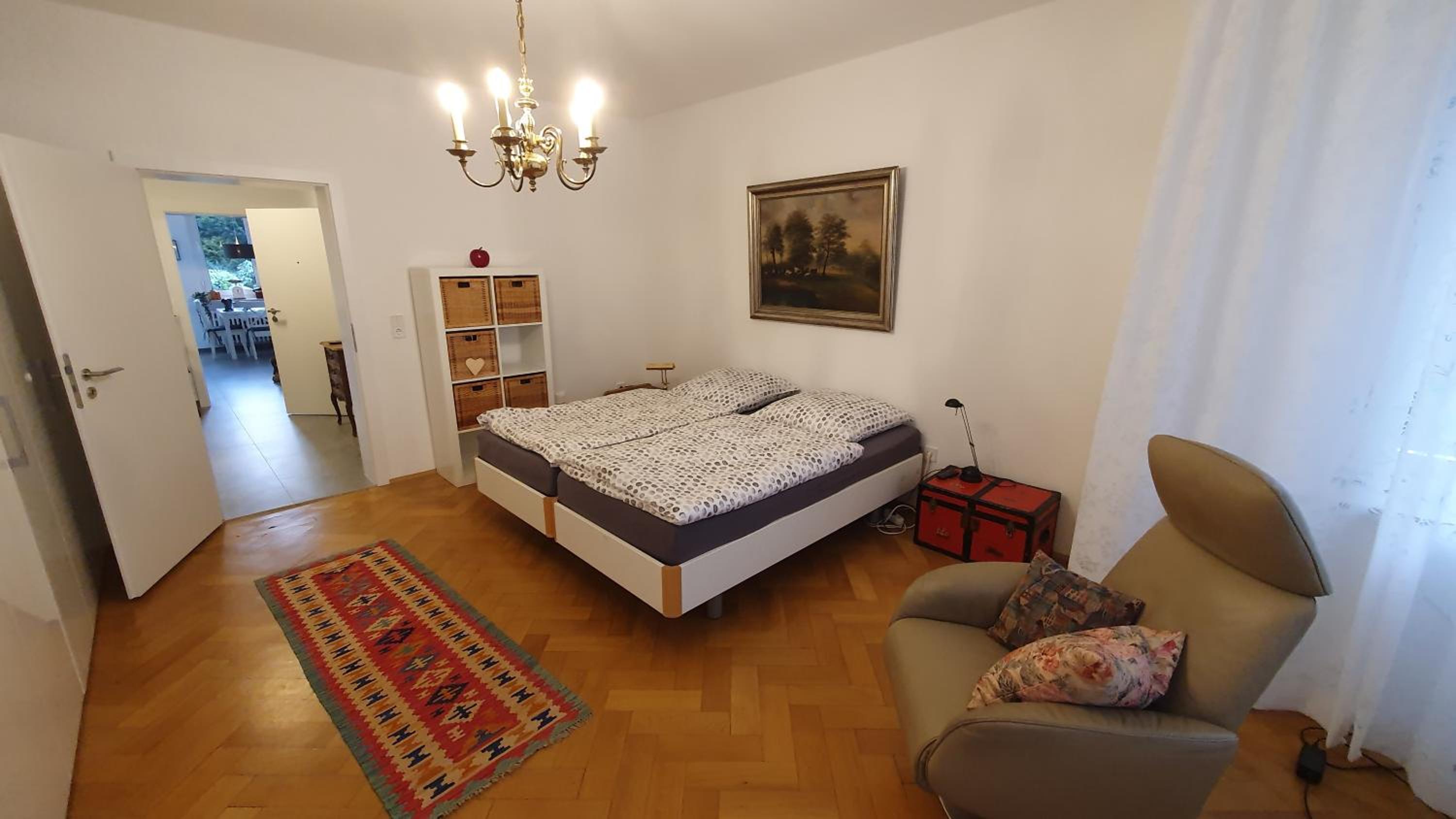 One-Bedroom Apartment photo 1