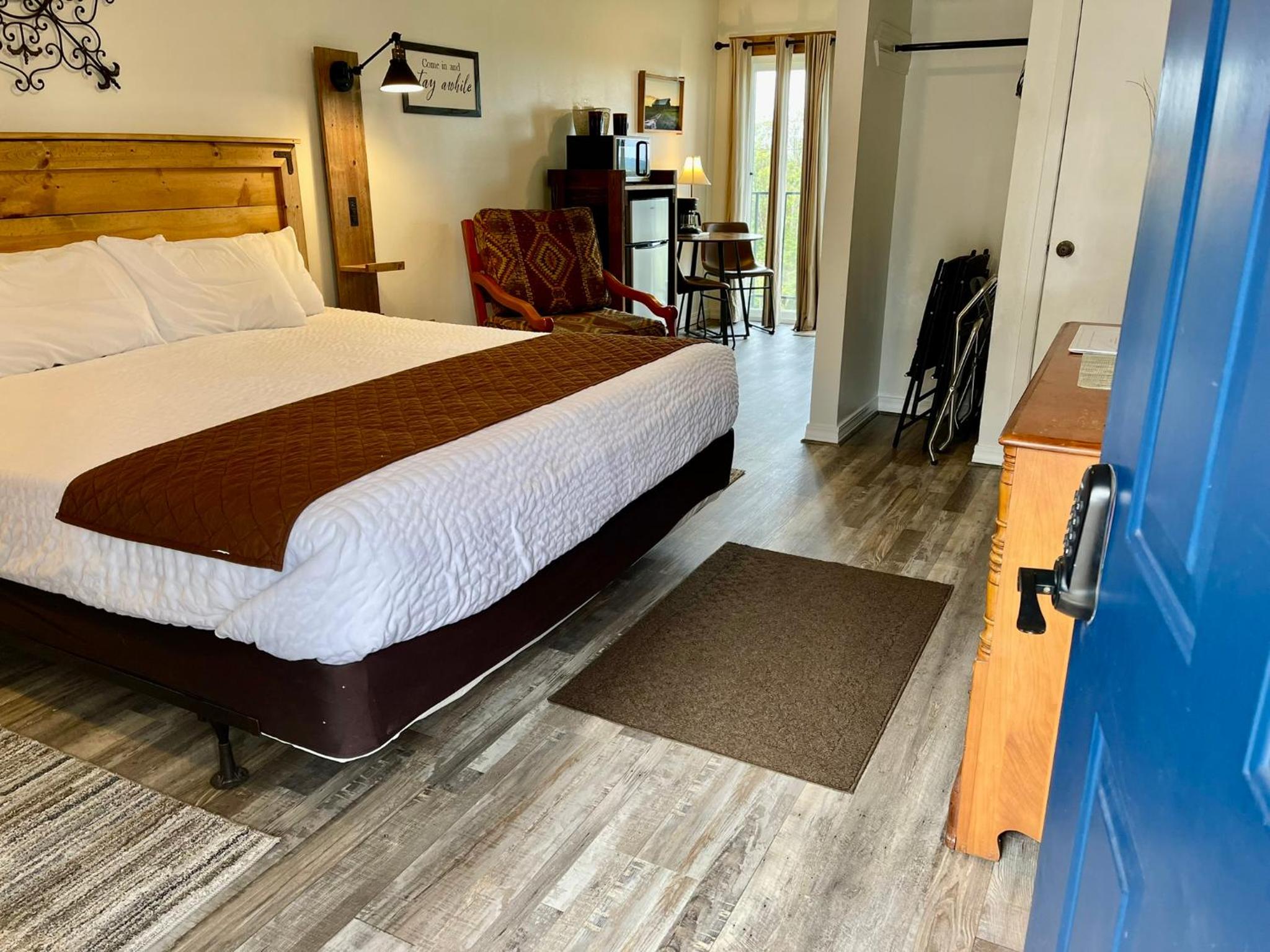 Suite with Mountain View - Photo 2