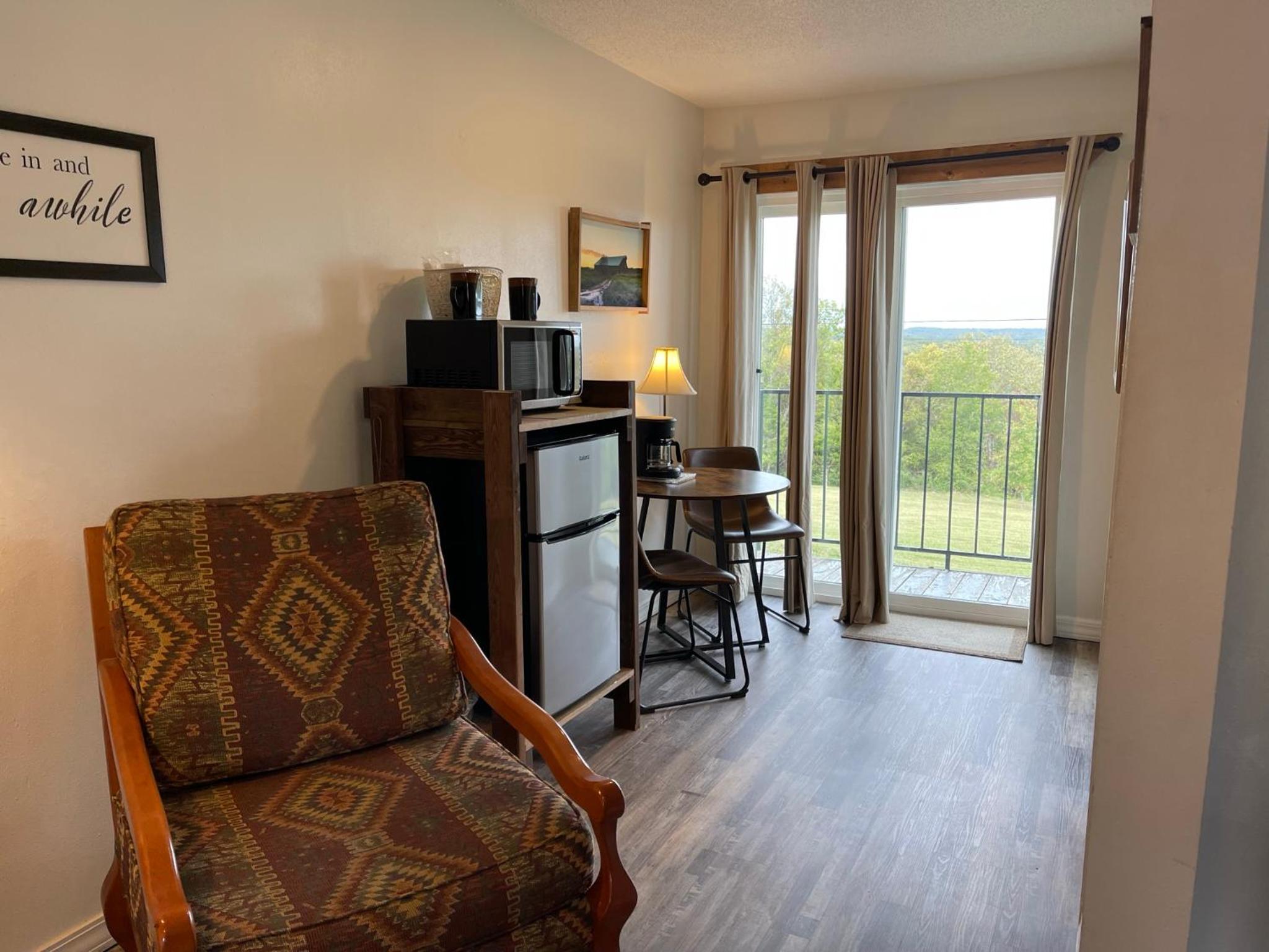 Suite with Mountain View - Photo 4