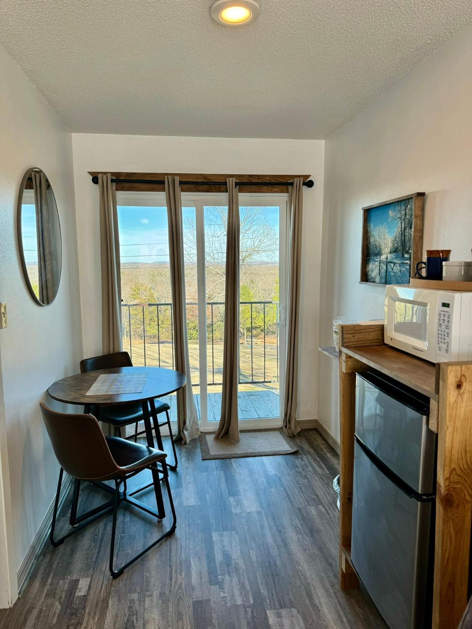 Suite with Mountain View - Photo 5