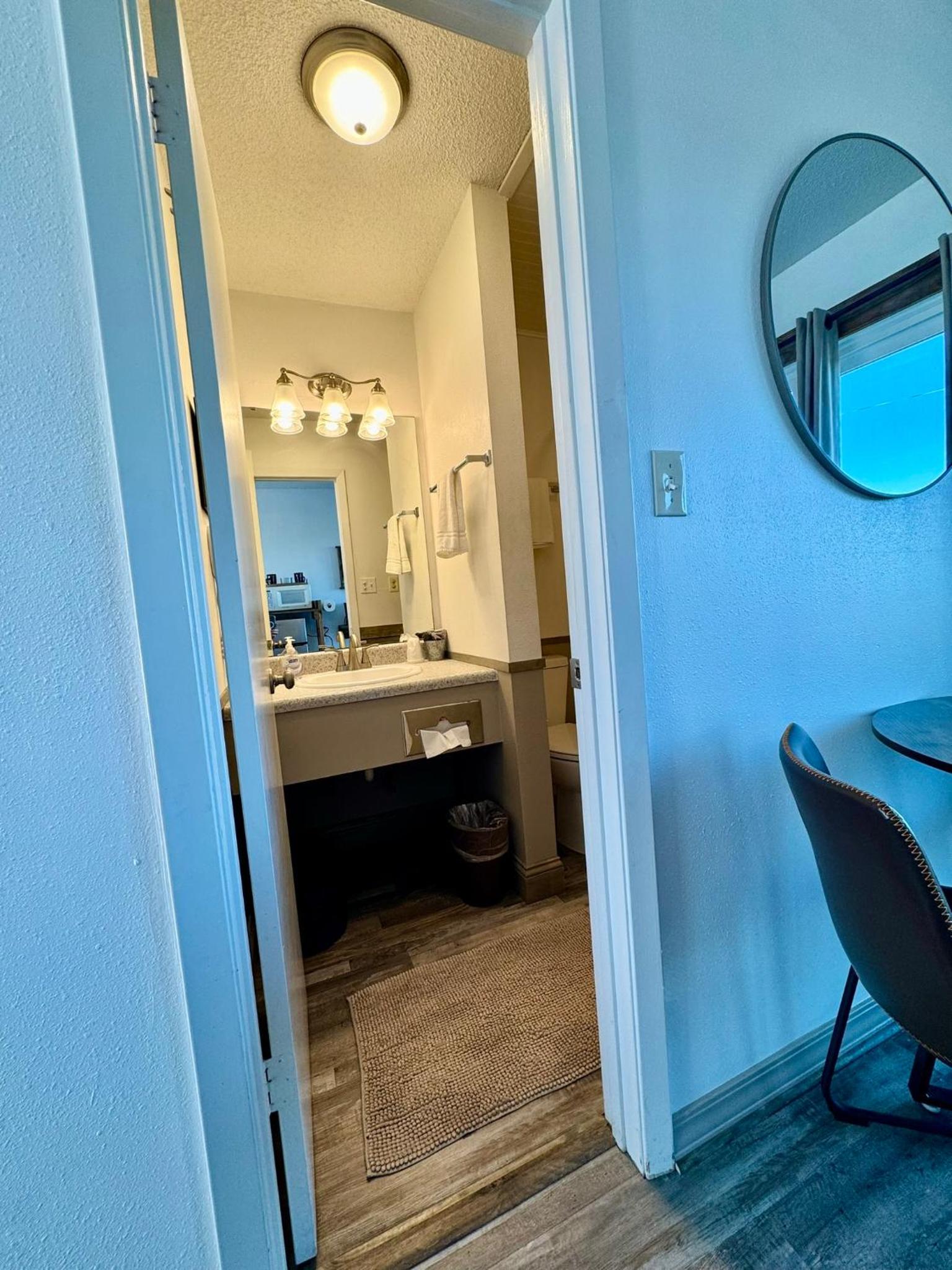 Suite with Mountain View - Photo 6