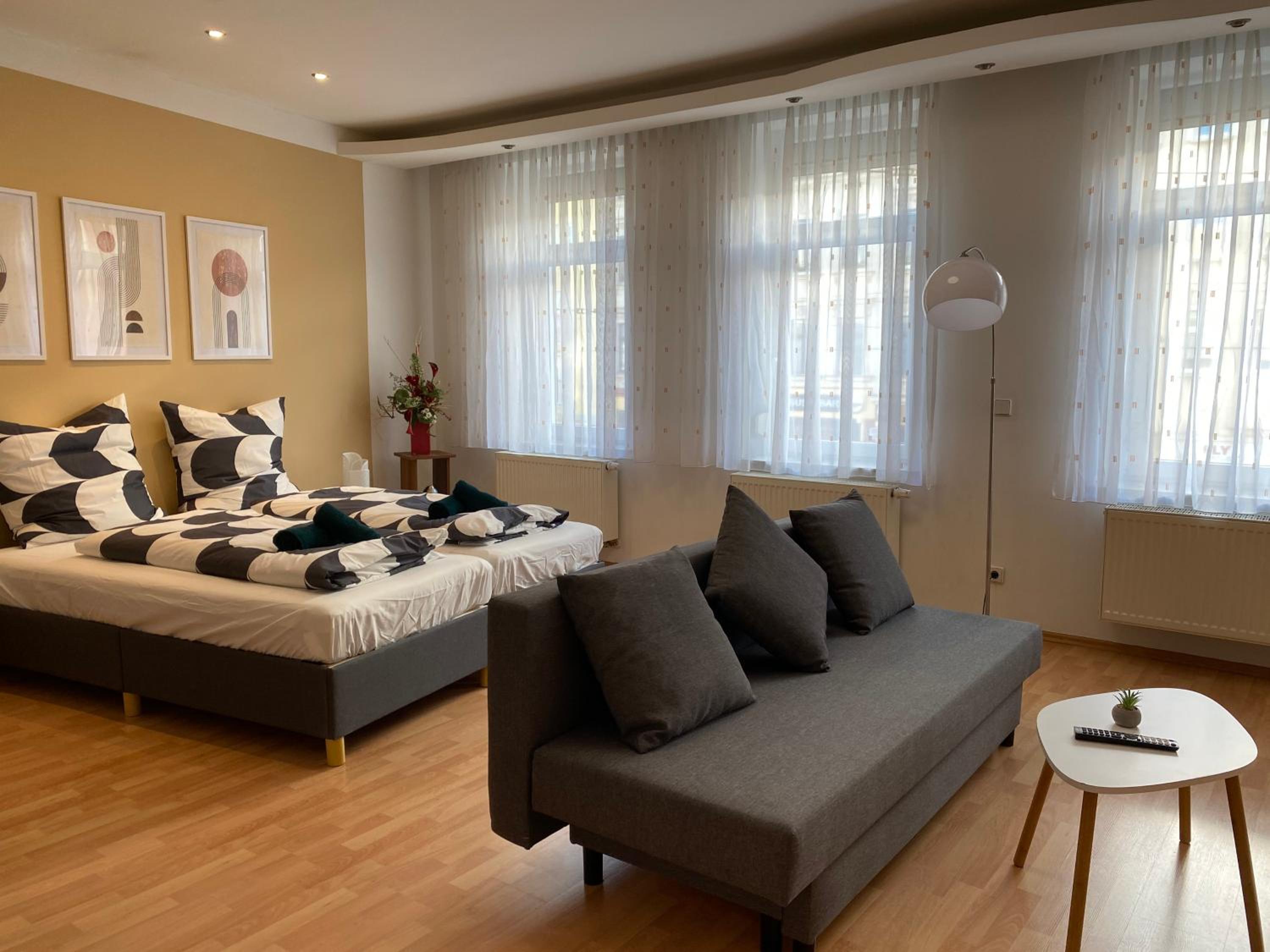 Double Room - Photo 17