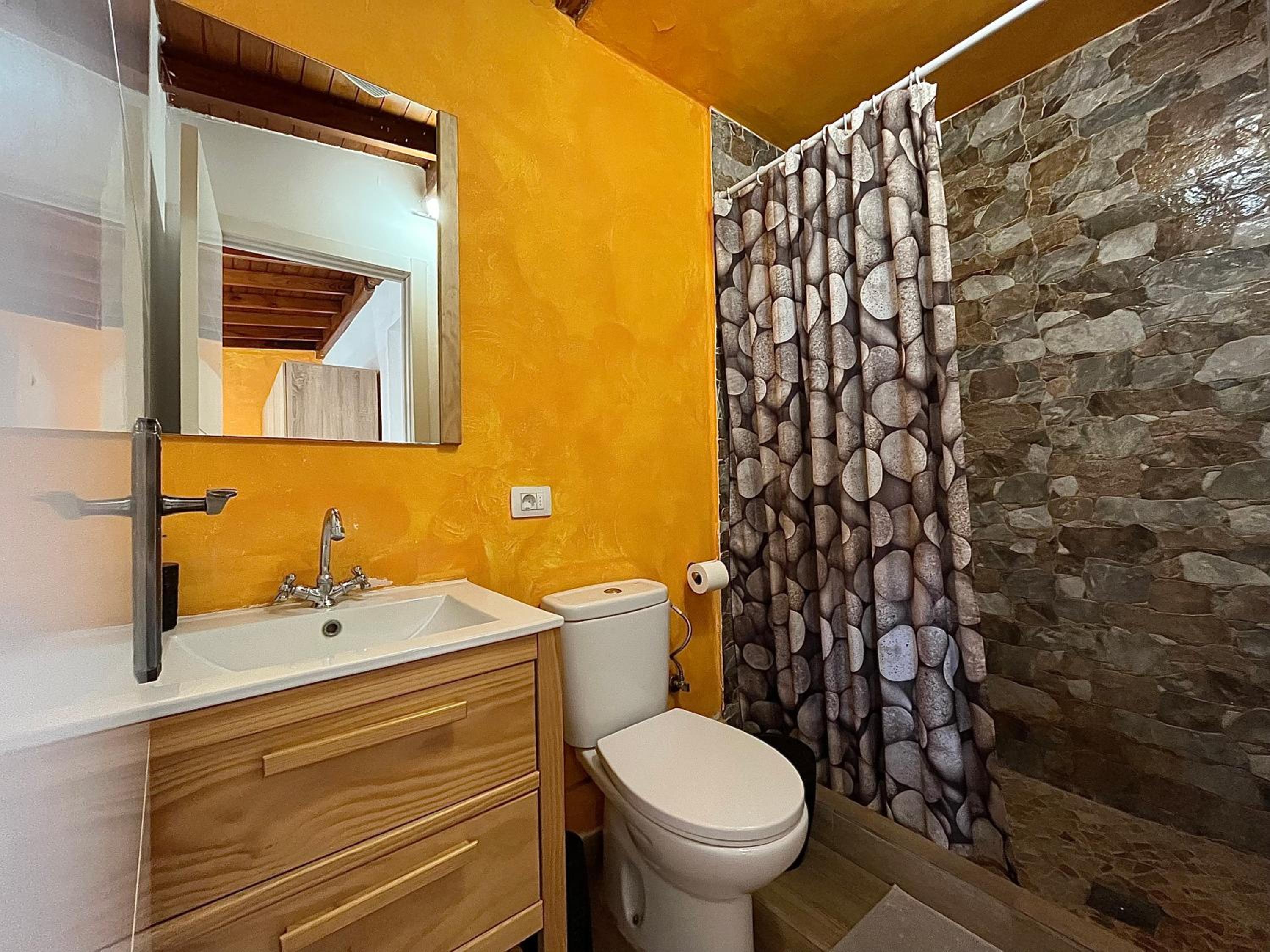 Double Room with Private Bathroom - Photo 4