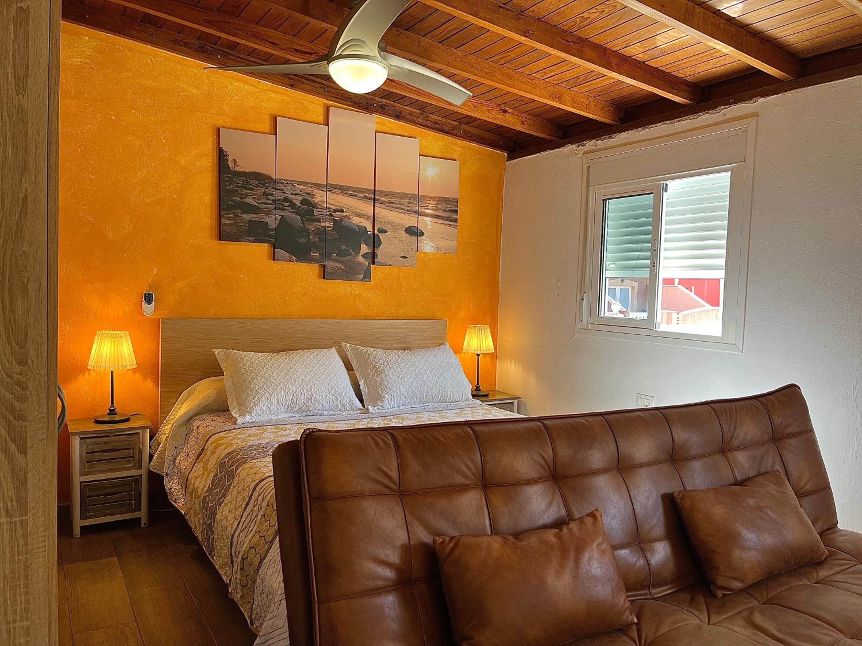 Double Room with Private Bathroom - Photo 3