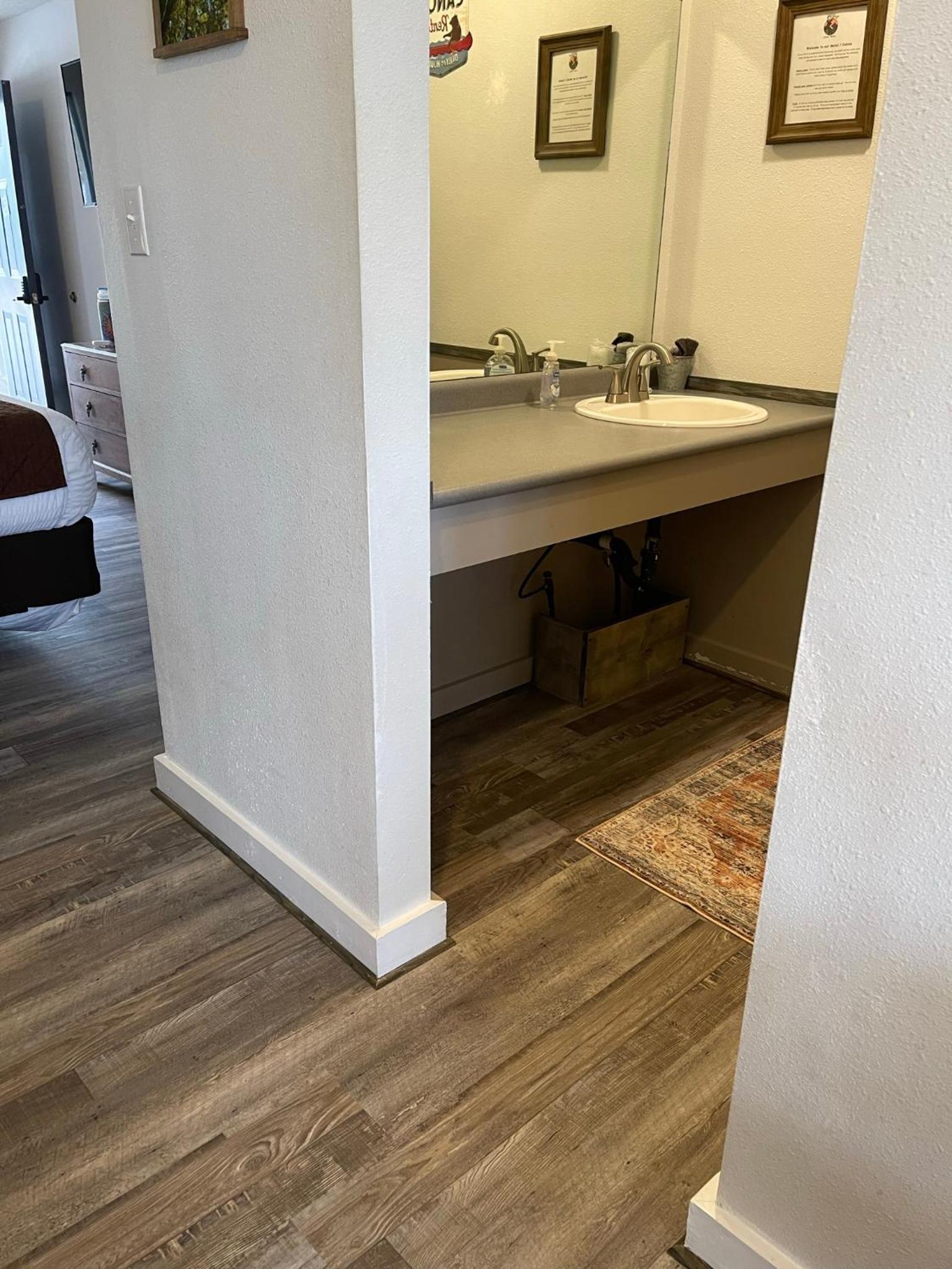 Queen Room - Photo 13