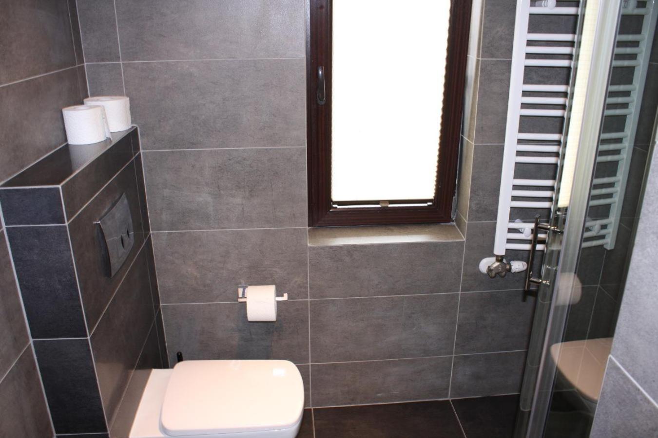 Apartment with Kitchenette and Balcony - Photo 6