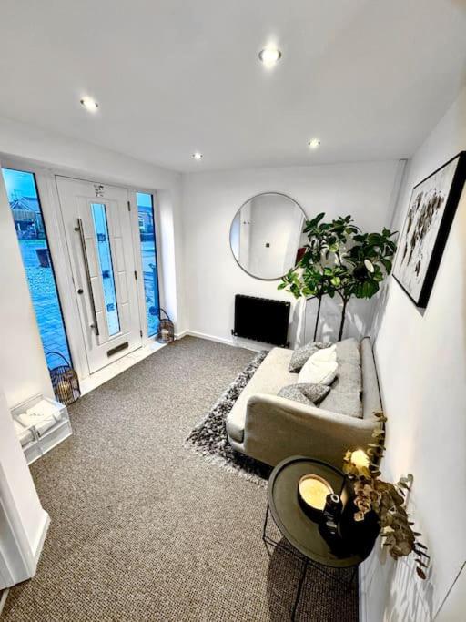 Three-Bedroom House photo 1