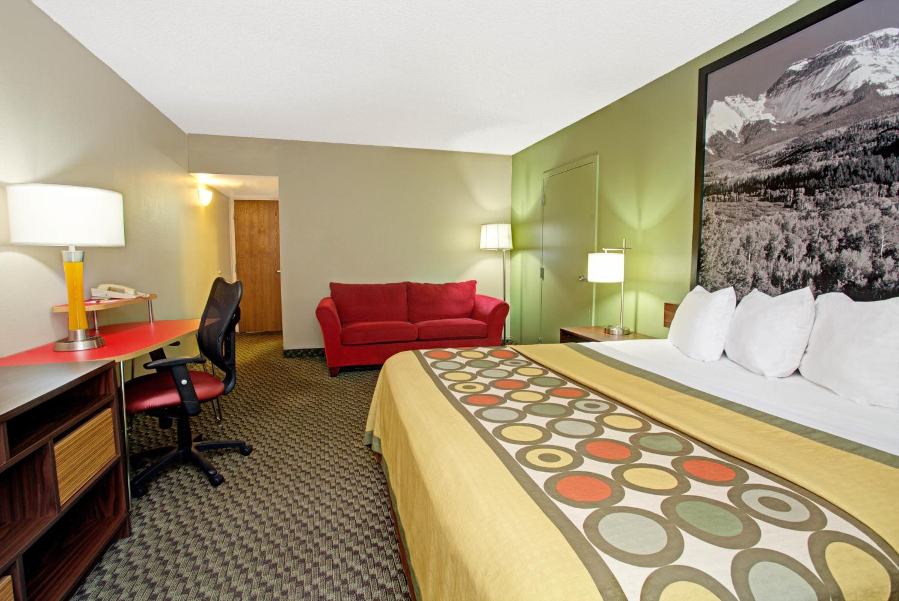 King Room - Non-Smoking - Photo 4