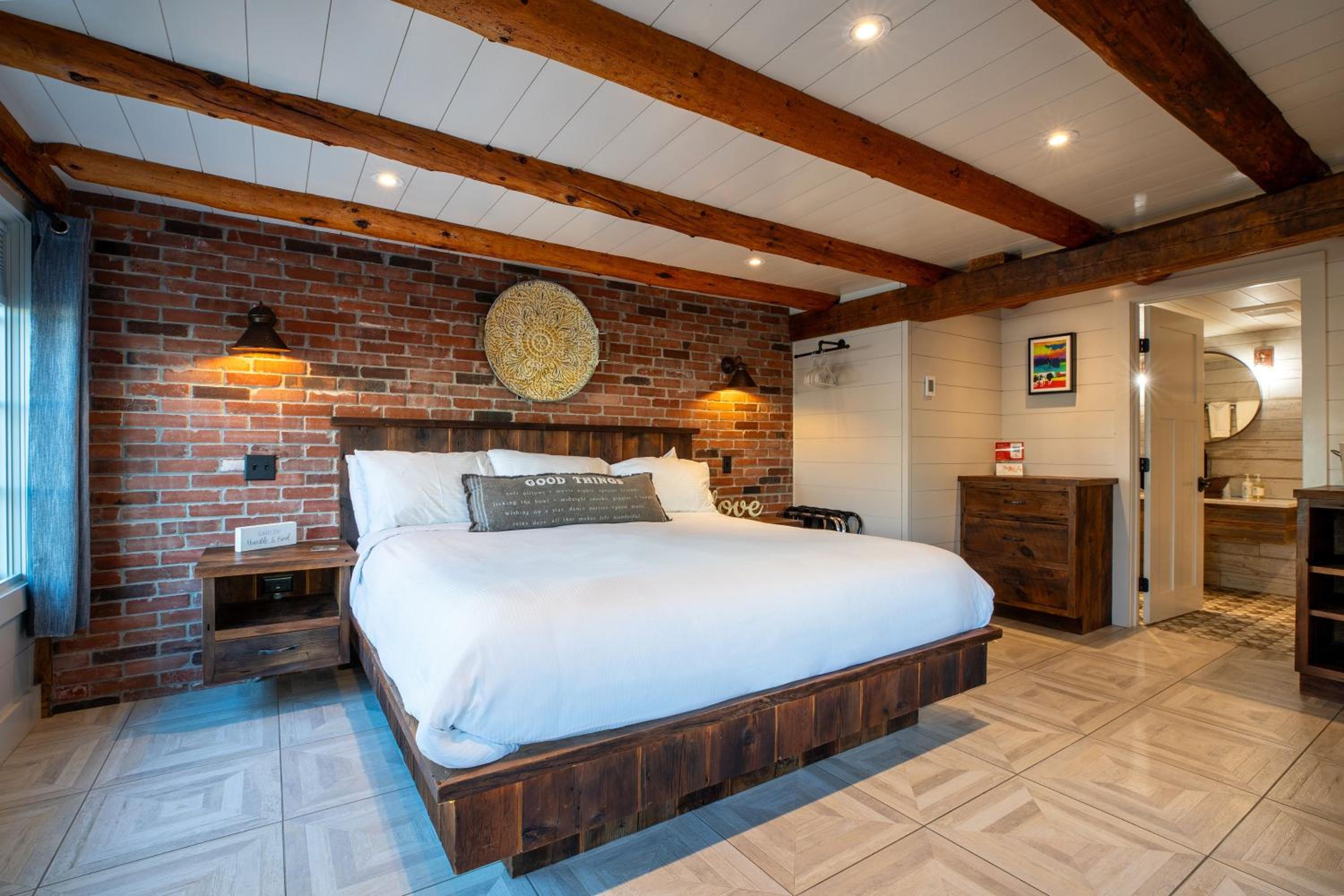 Deluxe King Room