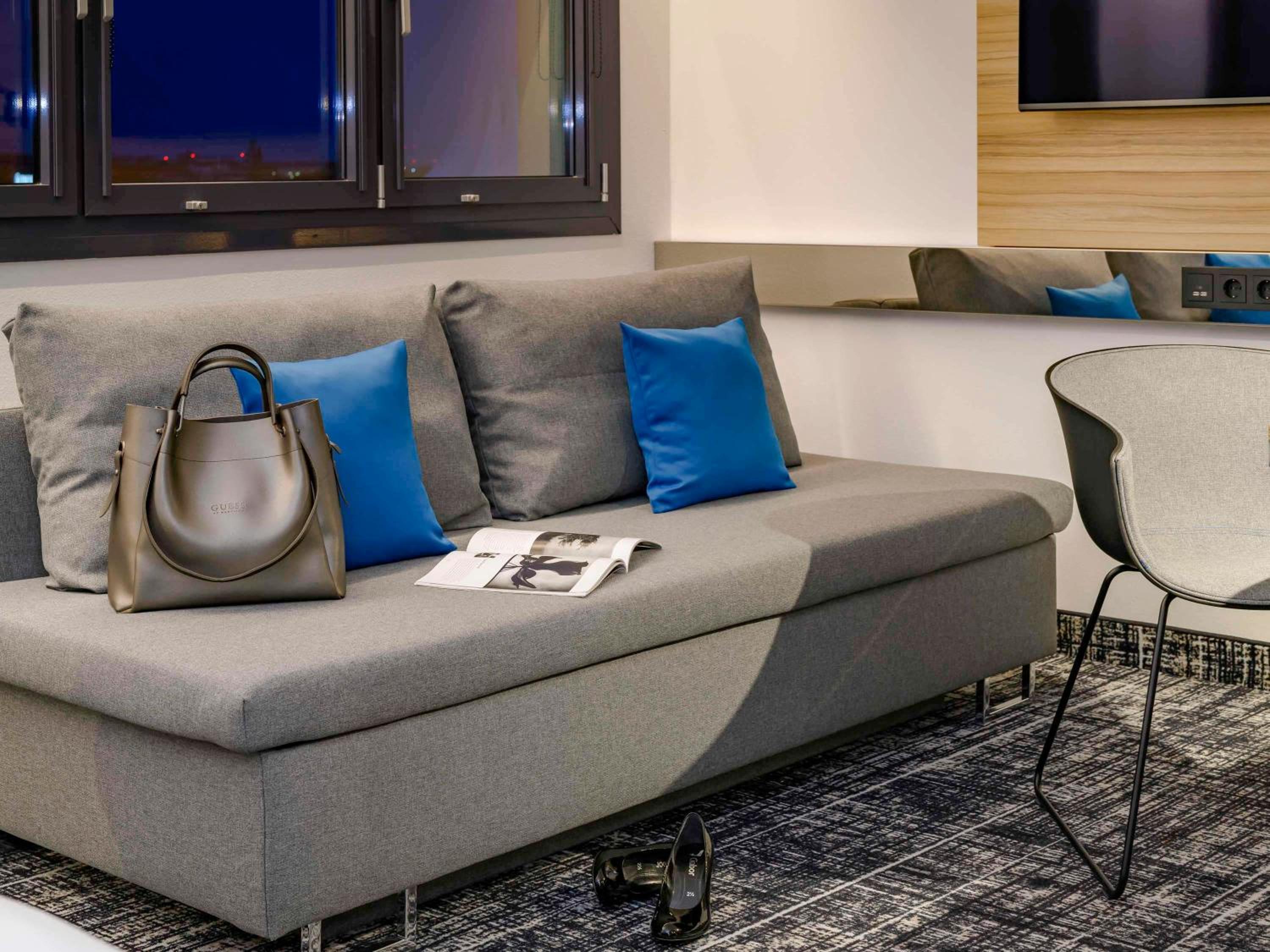 Standard Suite with Twin Beds and Sofa Bed photo 2