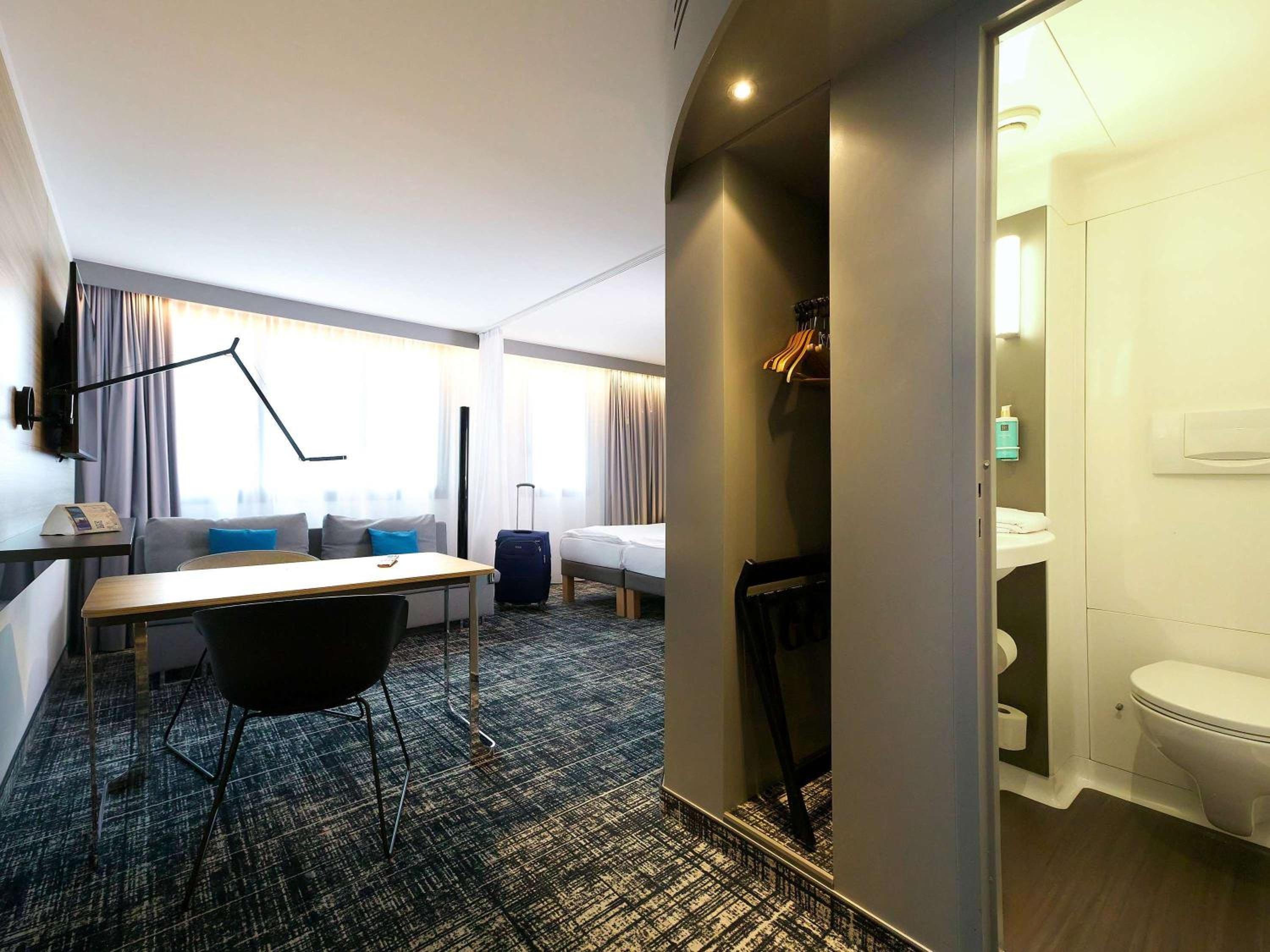 Standard Suite with Twin Beds and Sofa Bed photo 2