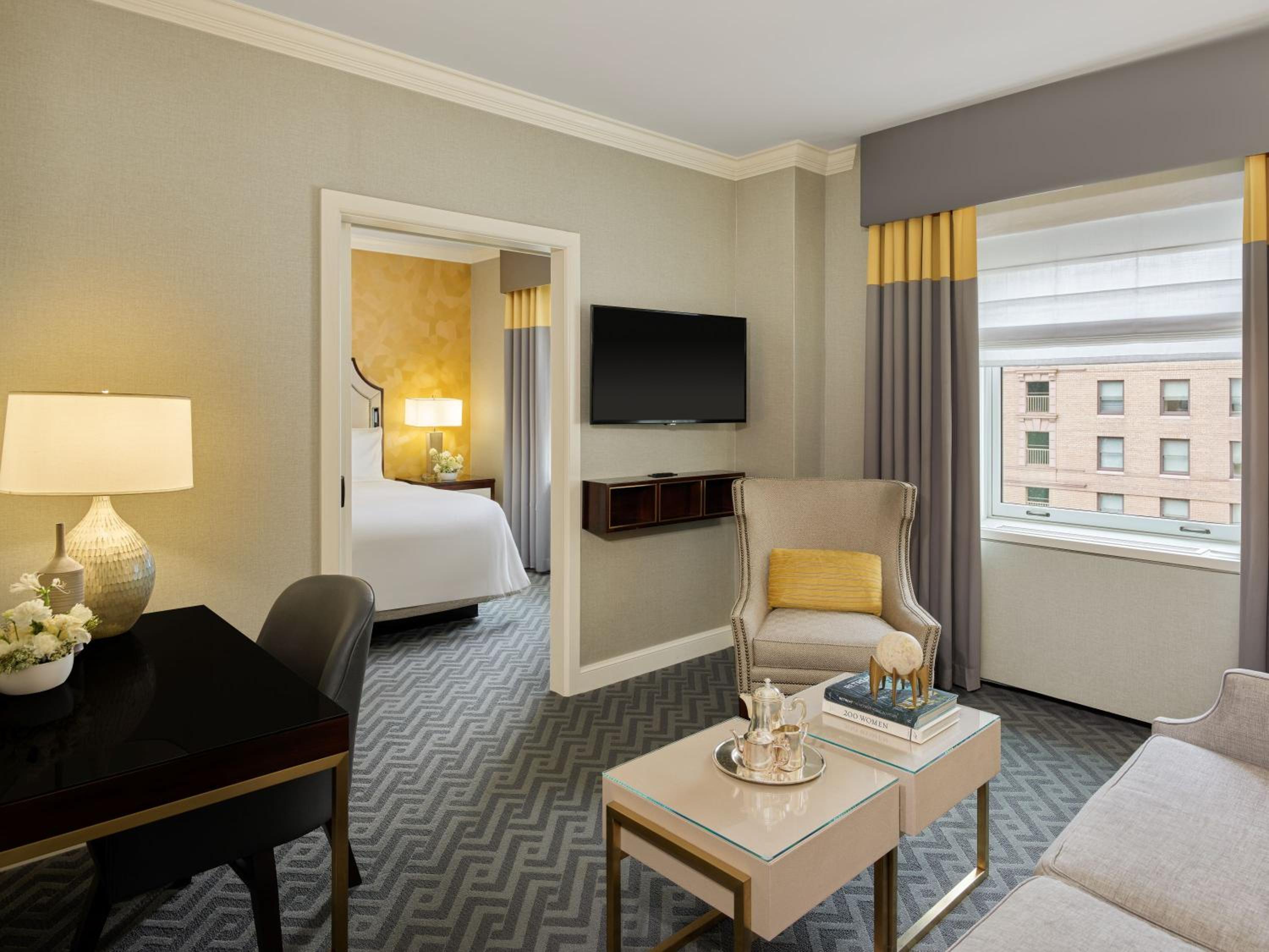 Signature One-Bedroom King Suite - Photo 2