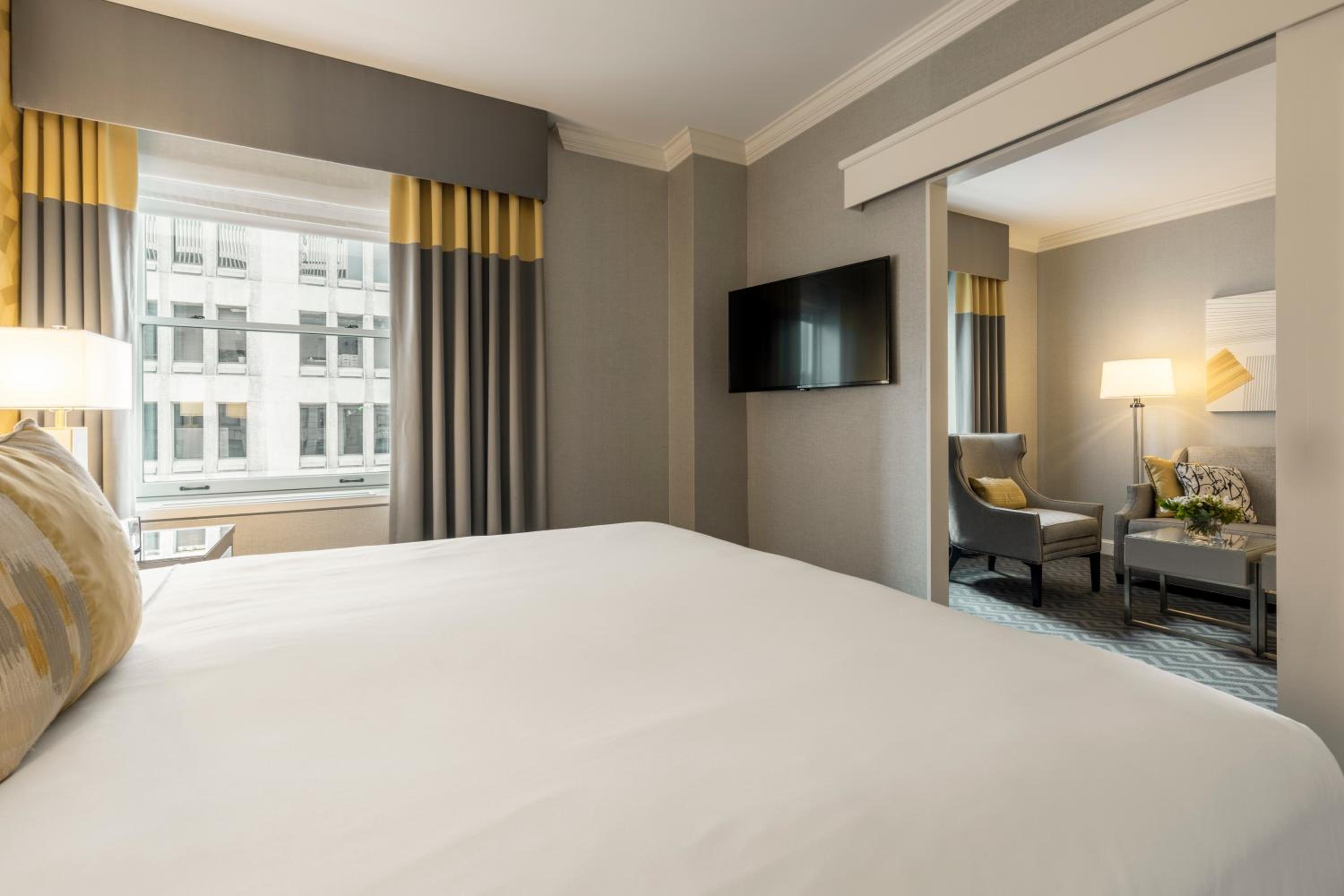 Signature Junior King Suite - High Floor