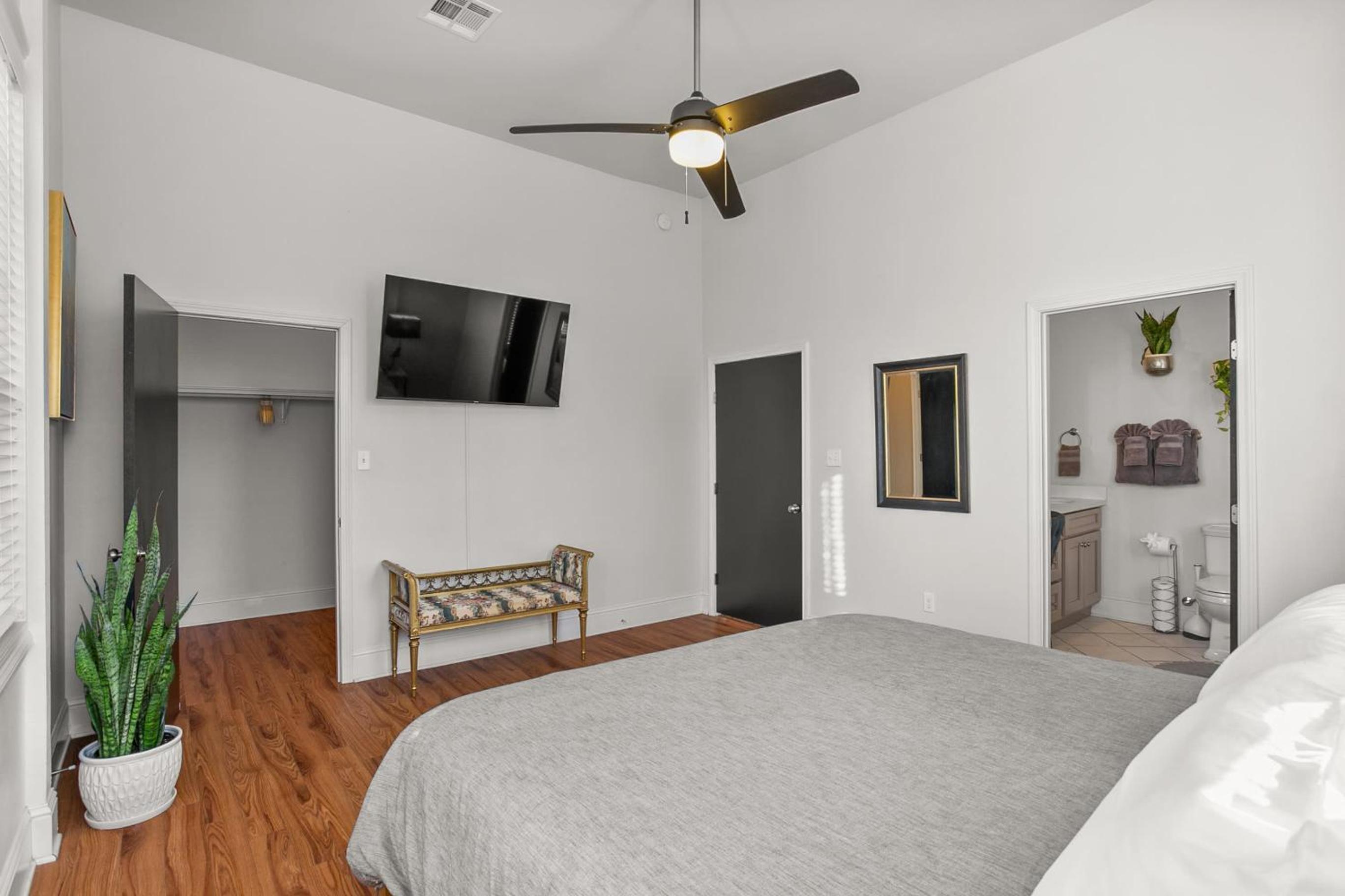 Apartment - Photo 3