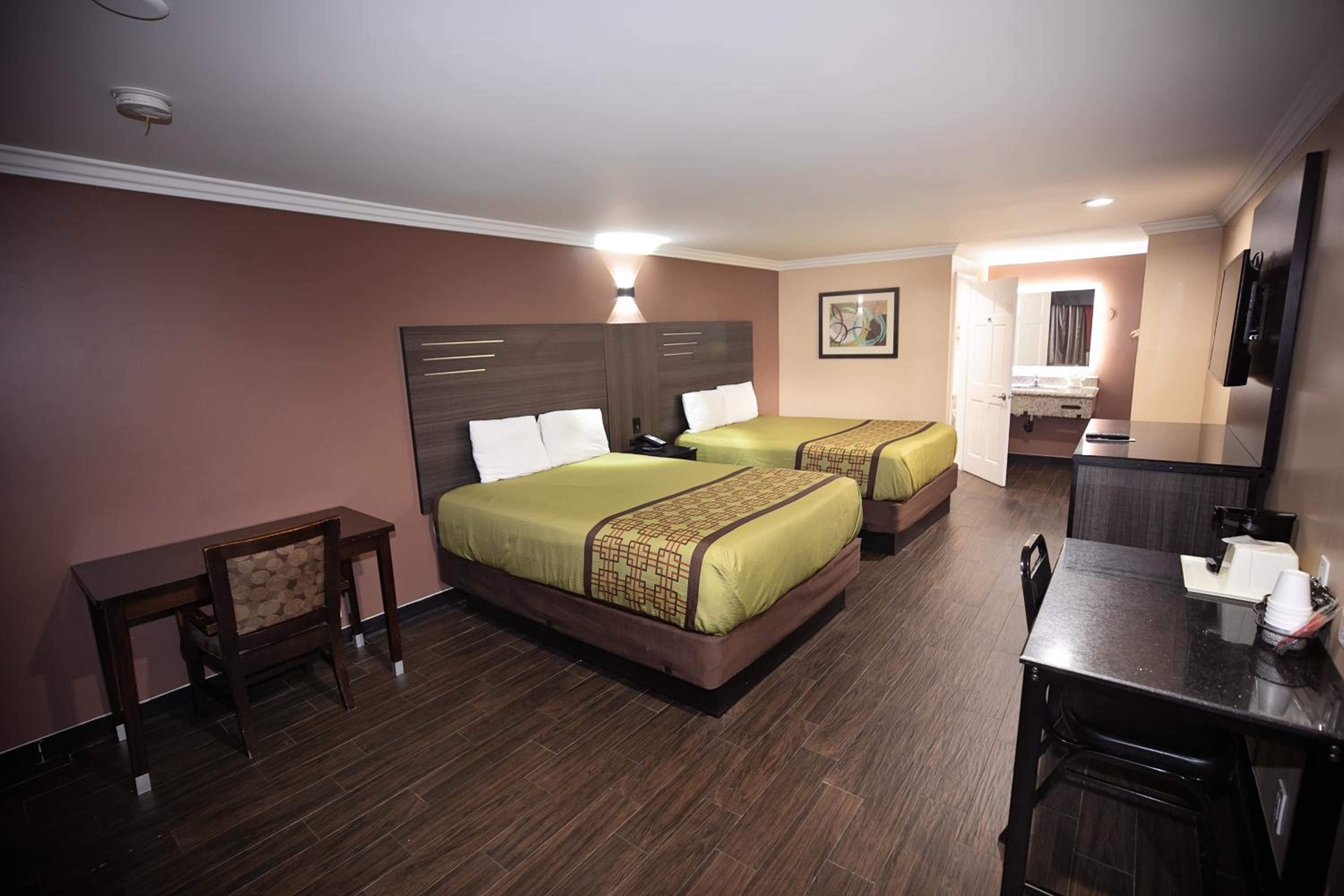 Standard Queen Room with Two Queen Beds - Non Smoking