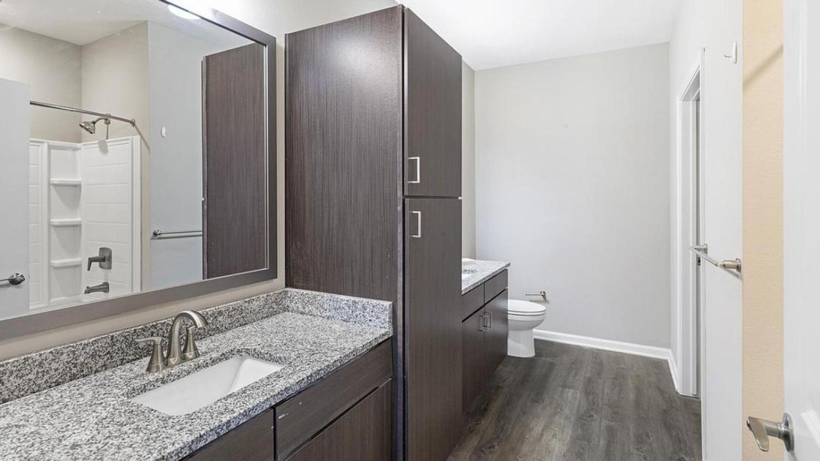 Apartment photo 2