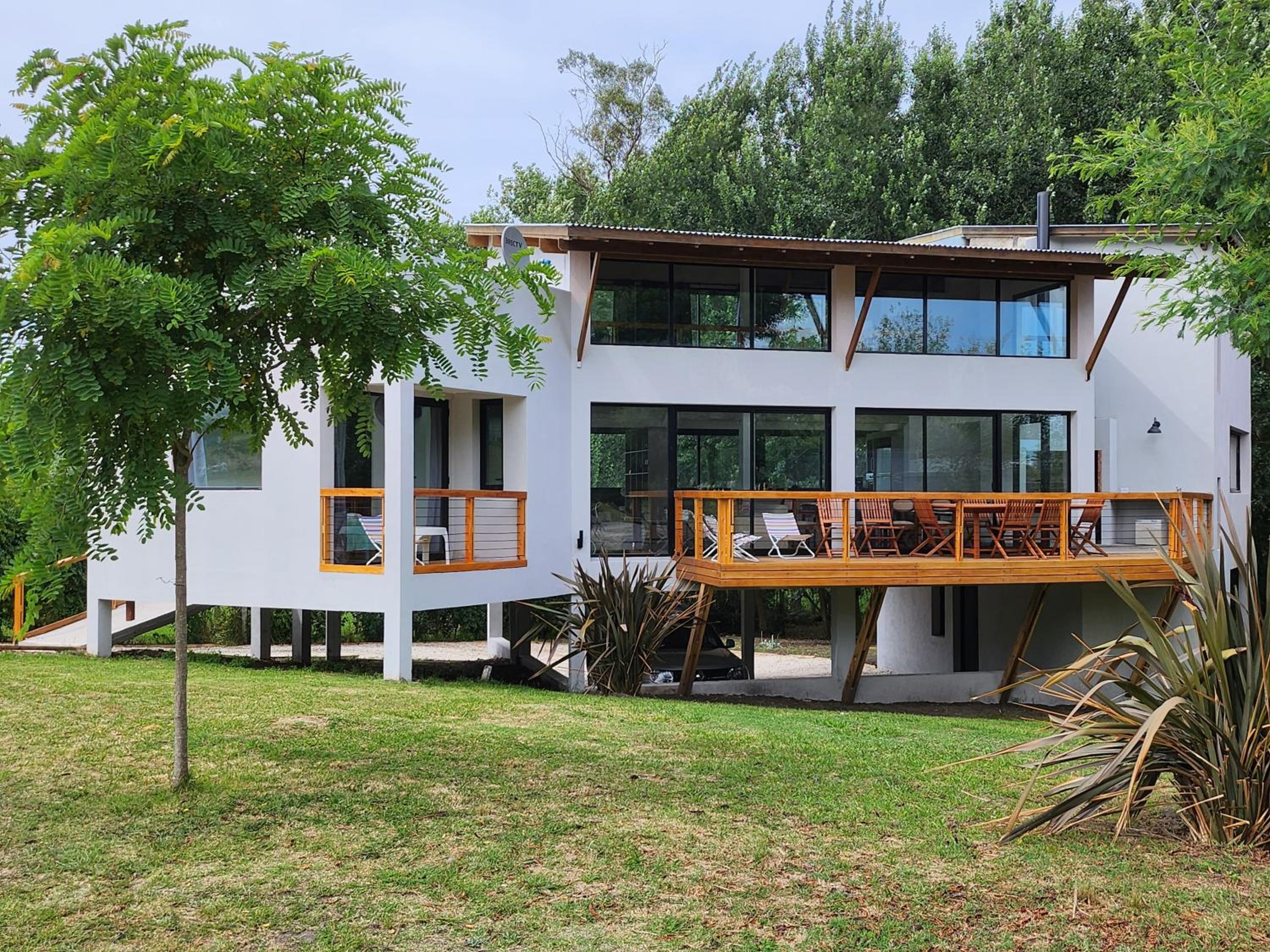 Four-Bedroom House photo 3