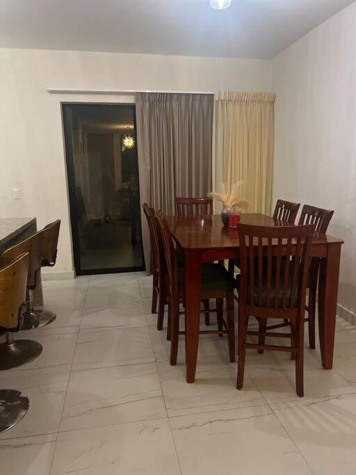 Three-Bedroom House photo 2