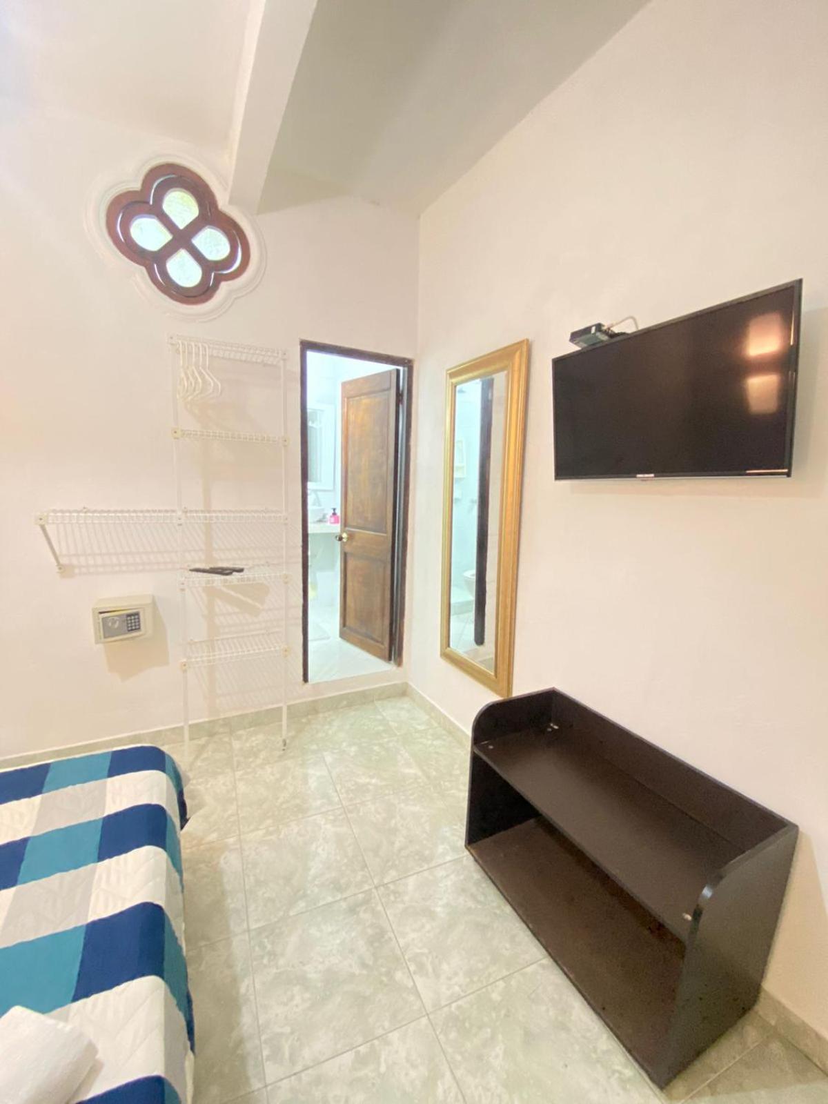 Double Room - Photo 4