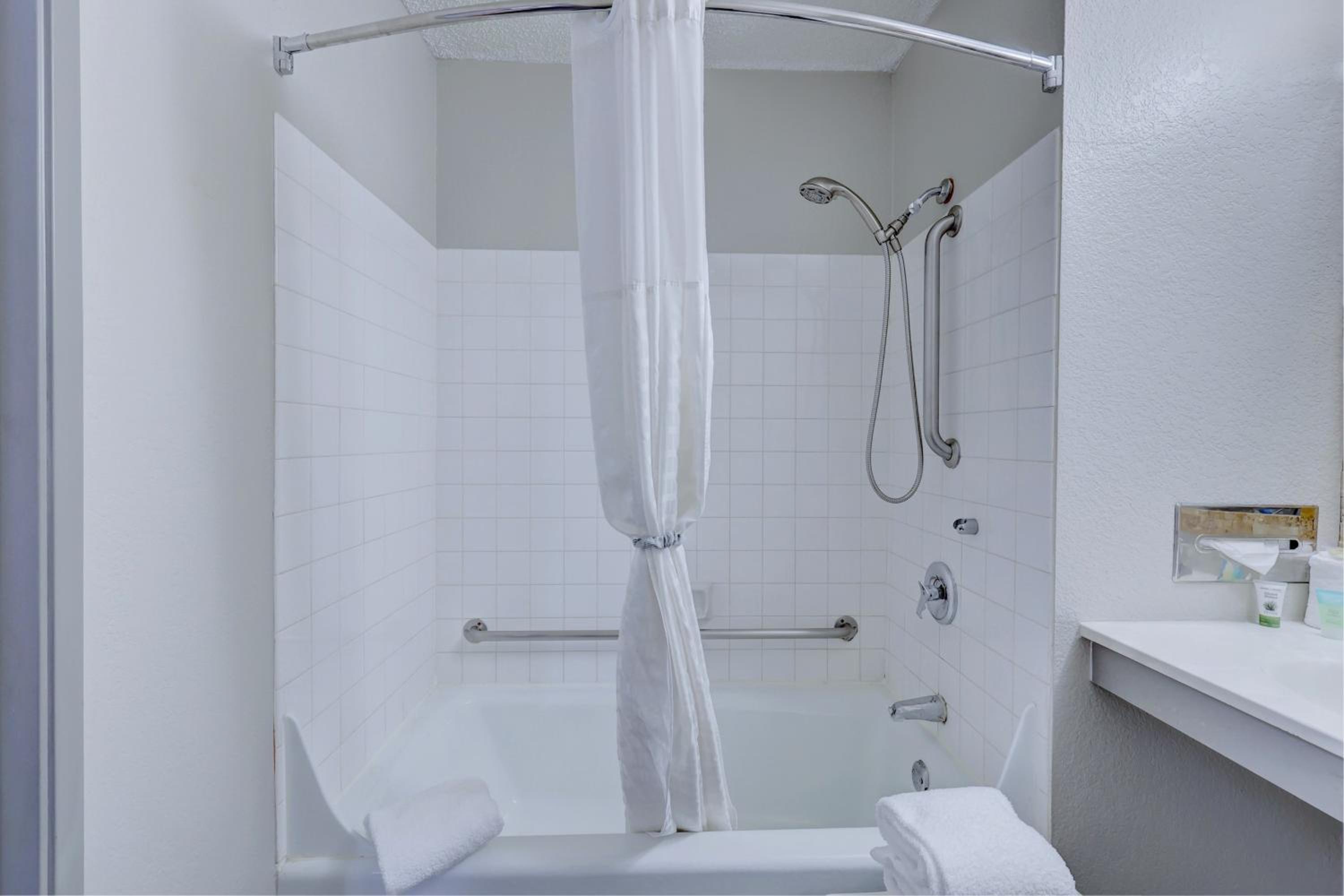 Double Room - Disability Access - Photo 5