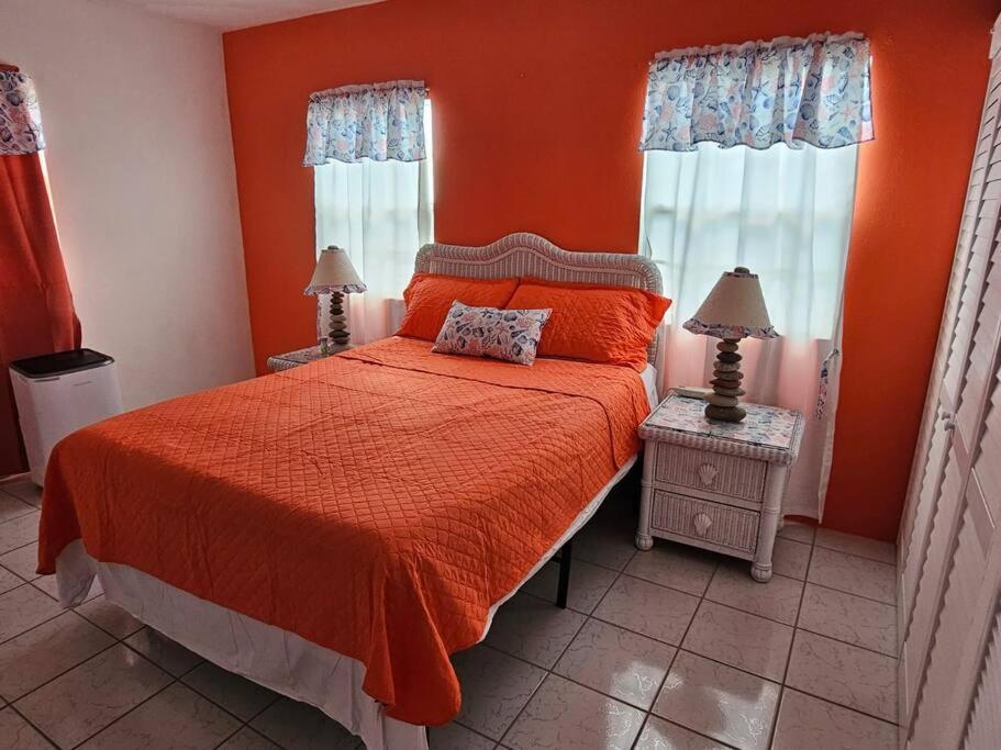 Two-Bedroom House photo 3