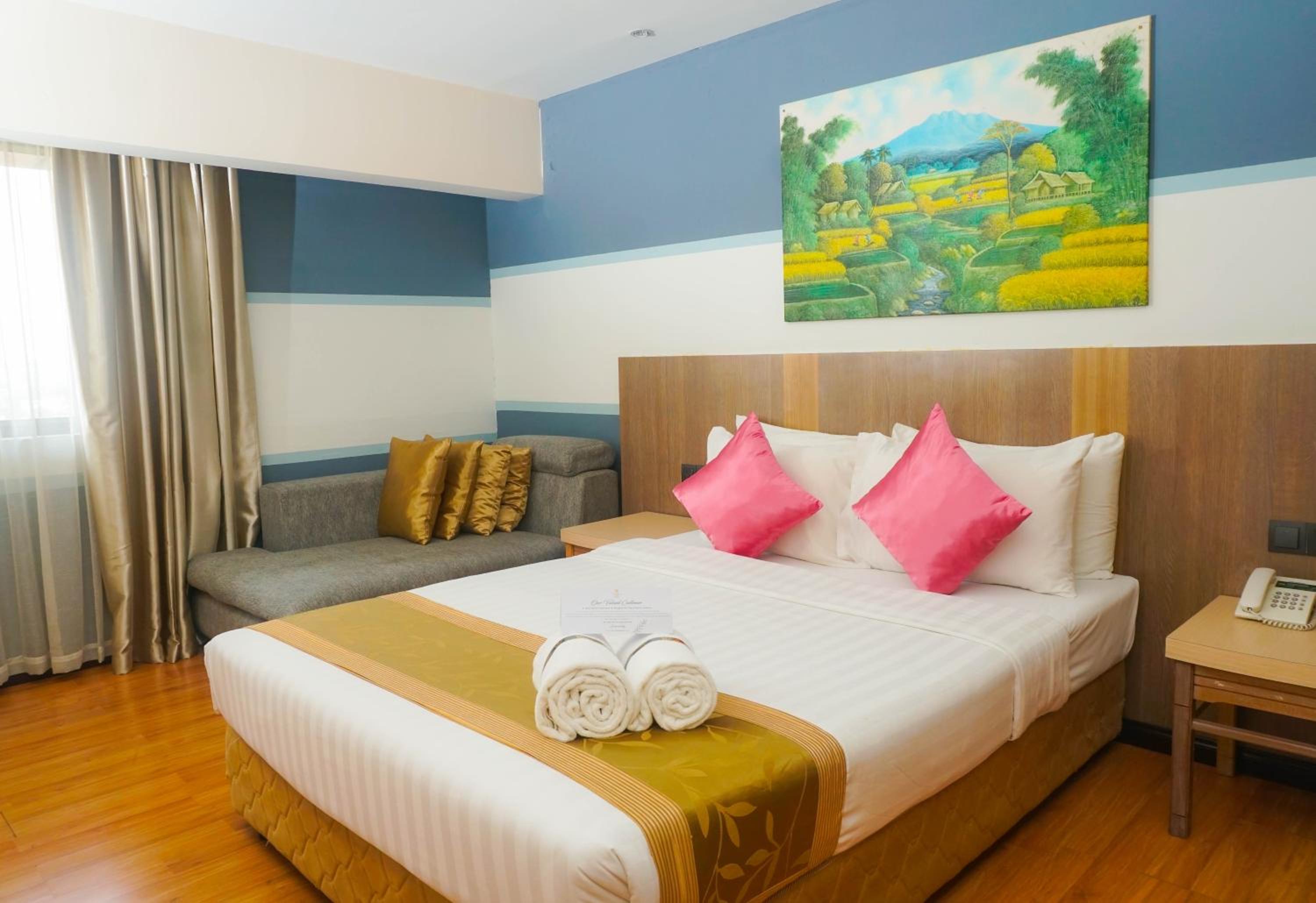 Deluxe Queen Room - Photo 4