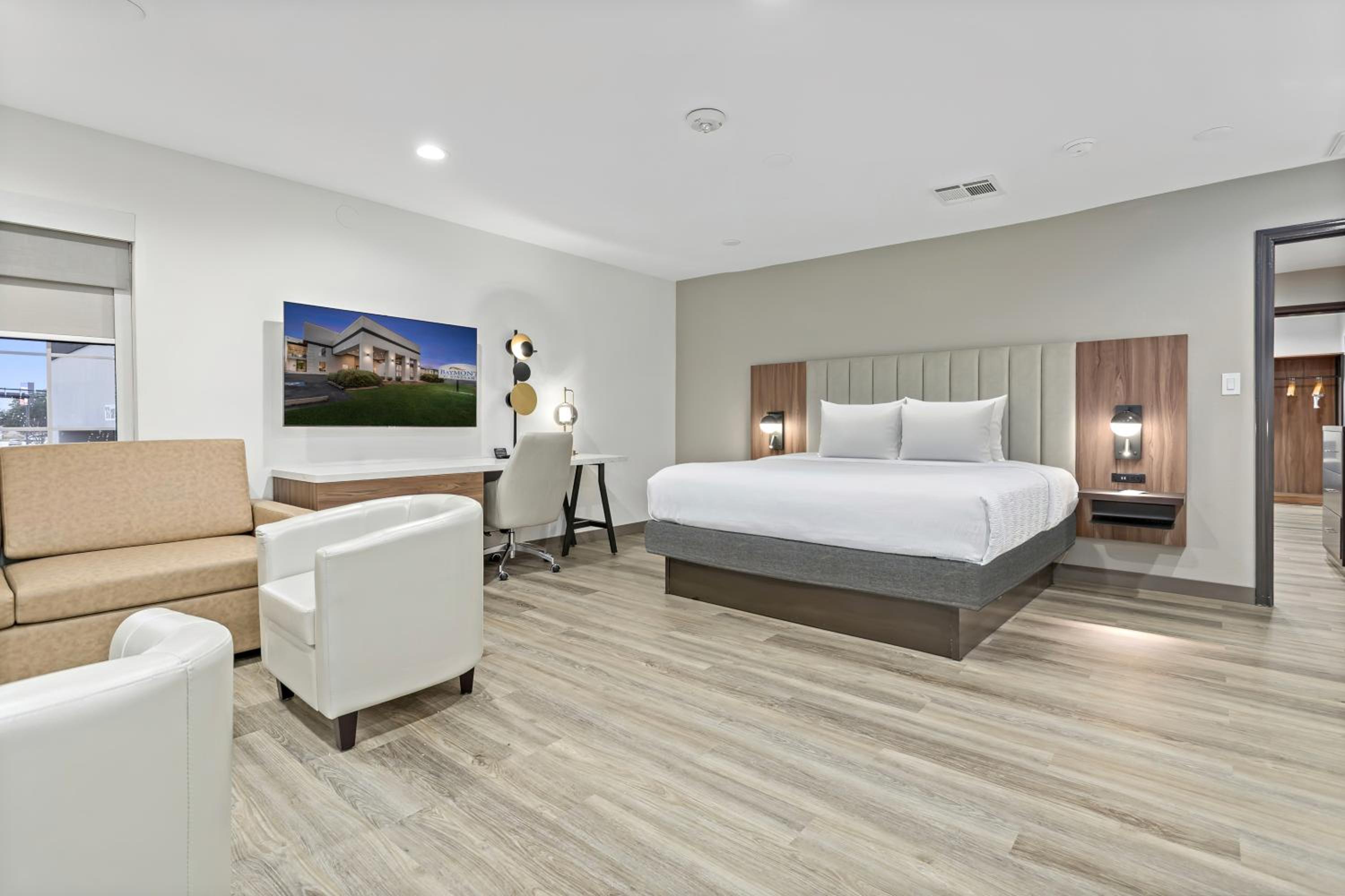 King Suite - Non-Smoking - Photo 15