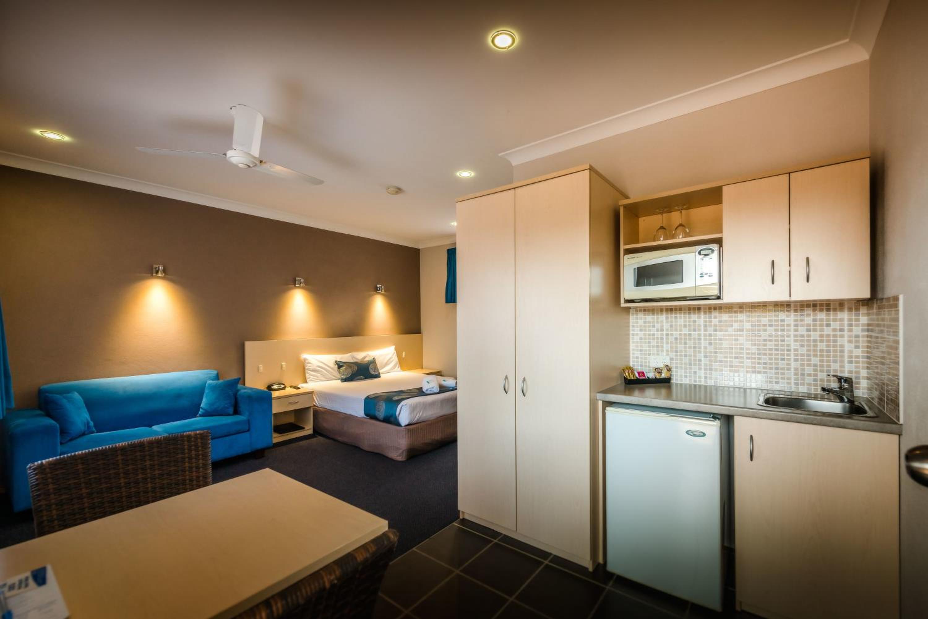 Deluxe Queen Room