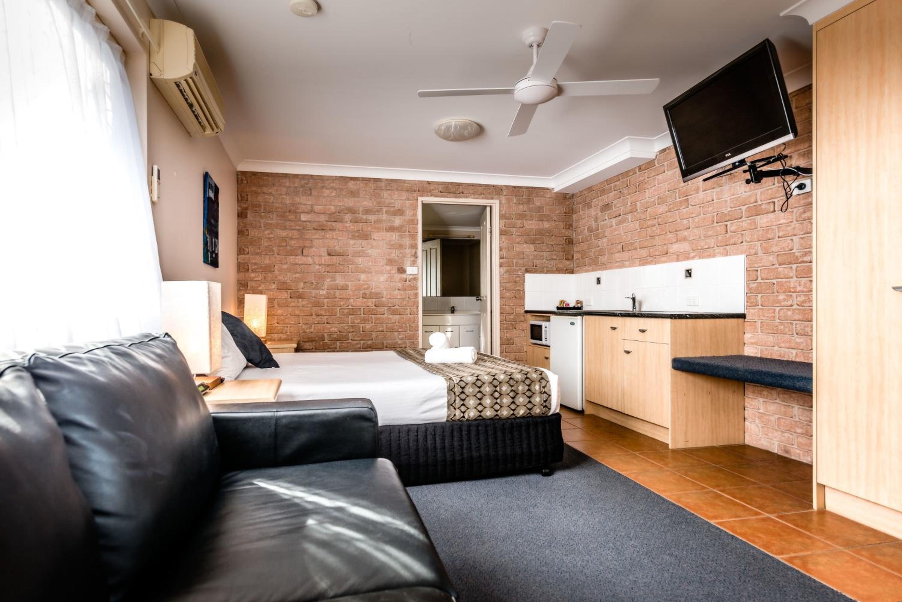 King Room with Spa Bath