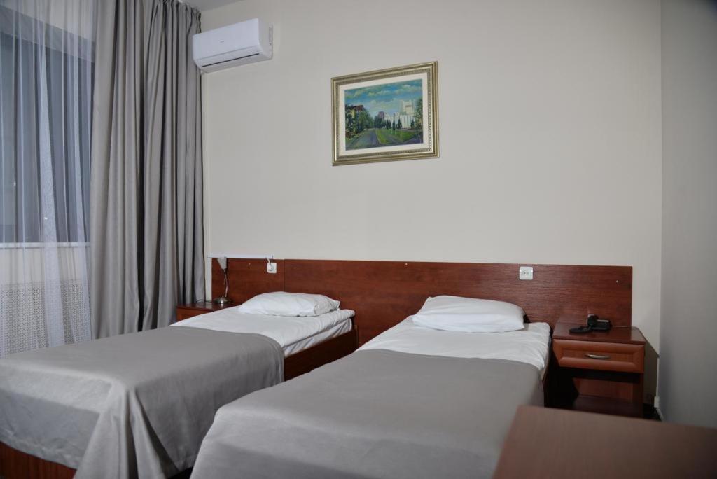 Twin Room - Photo 7