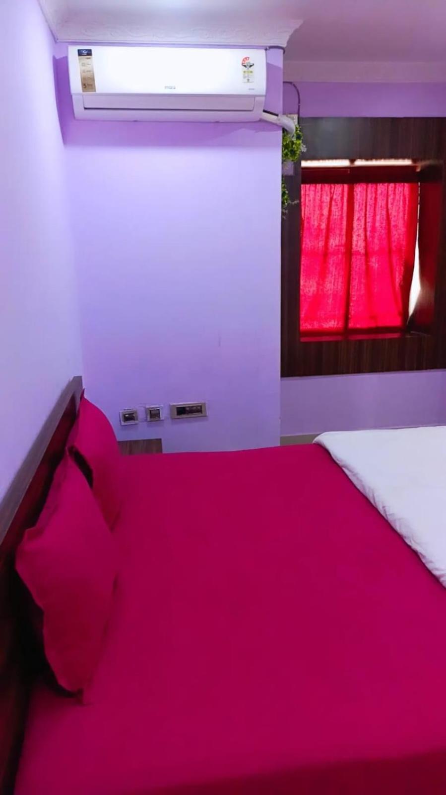 Deluxe Double Room (2 Adults + 1 Child) photo 3
