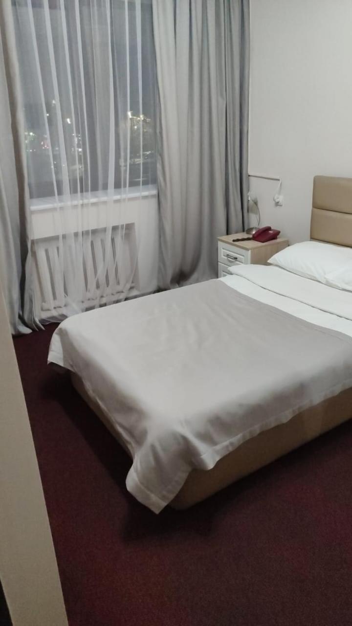 Twin Room - Photo 9