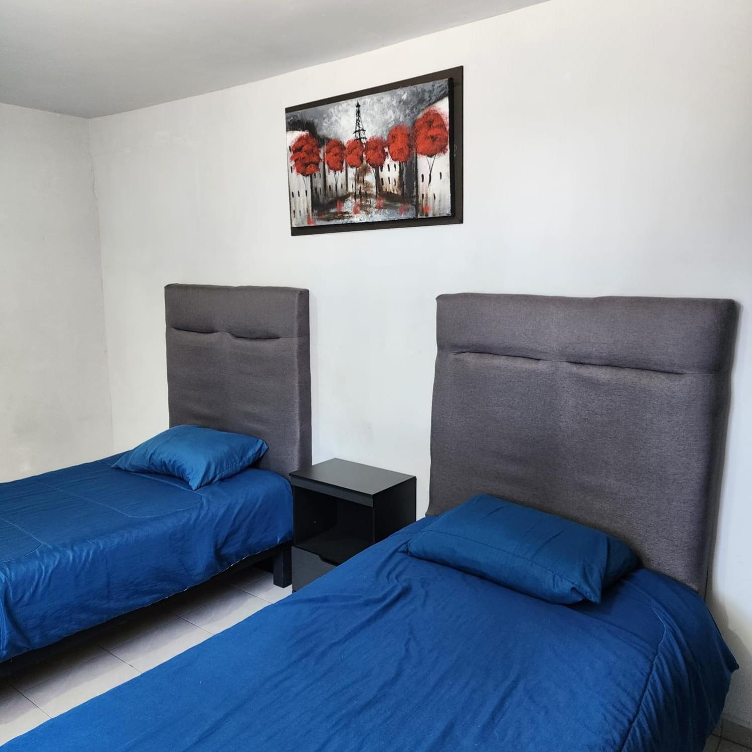 Standard Twin Room with Shared Bathroom photo 1