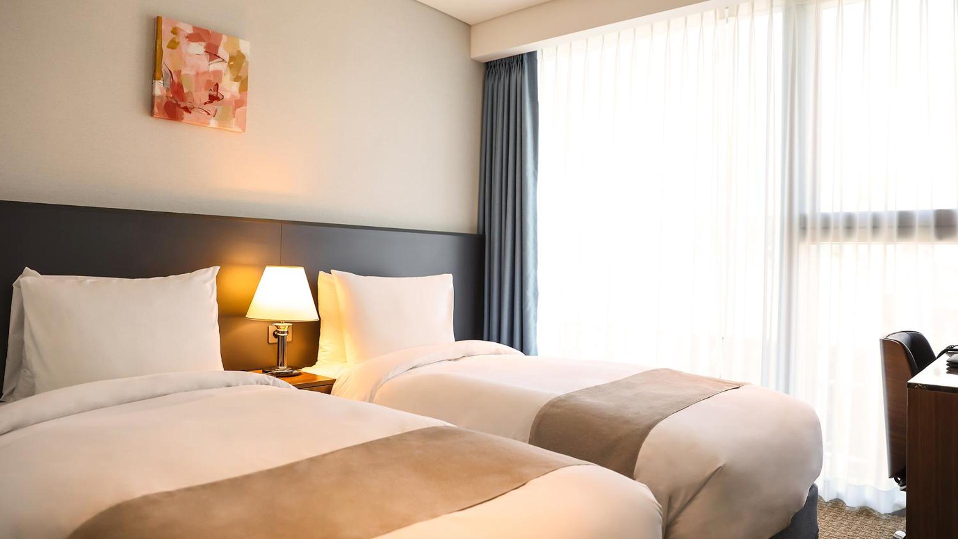 Standard Twin Room (Late Check In From 18:00) - Photo 1