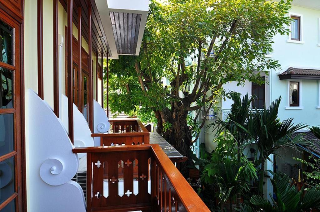 Deluxe Double Room with Balcony - Photo 3