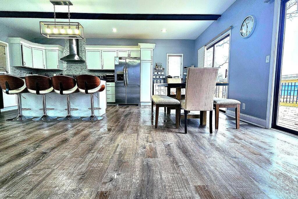 Four-Bedroom House photo 3