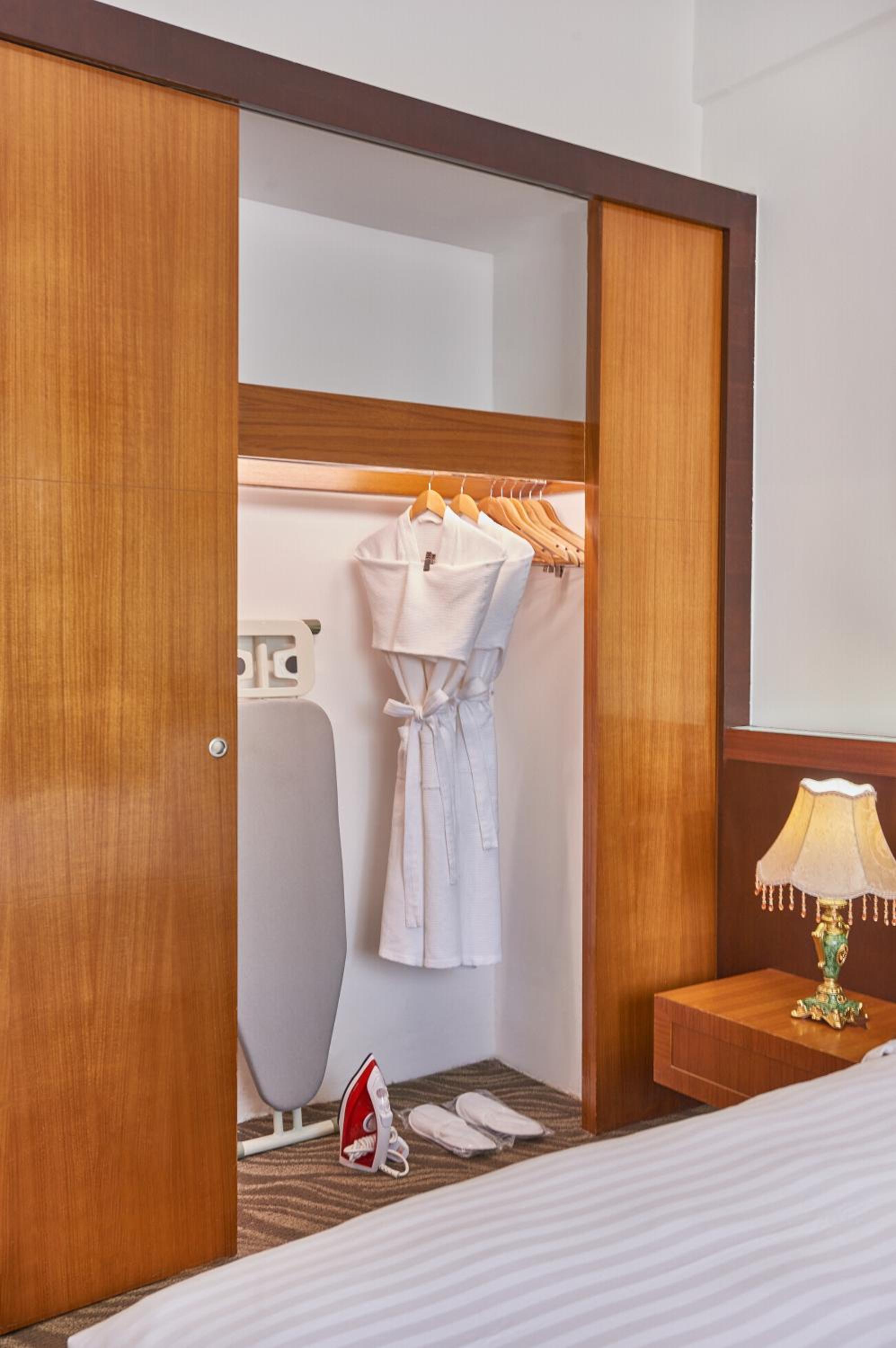 Deluxe Double or Twin Room photo 2