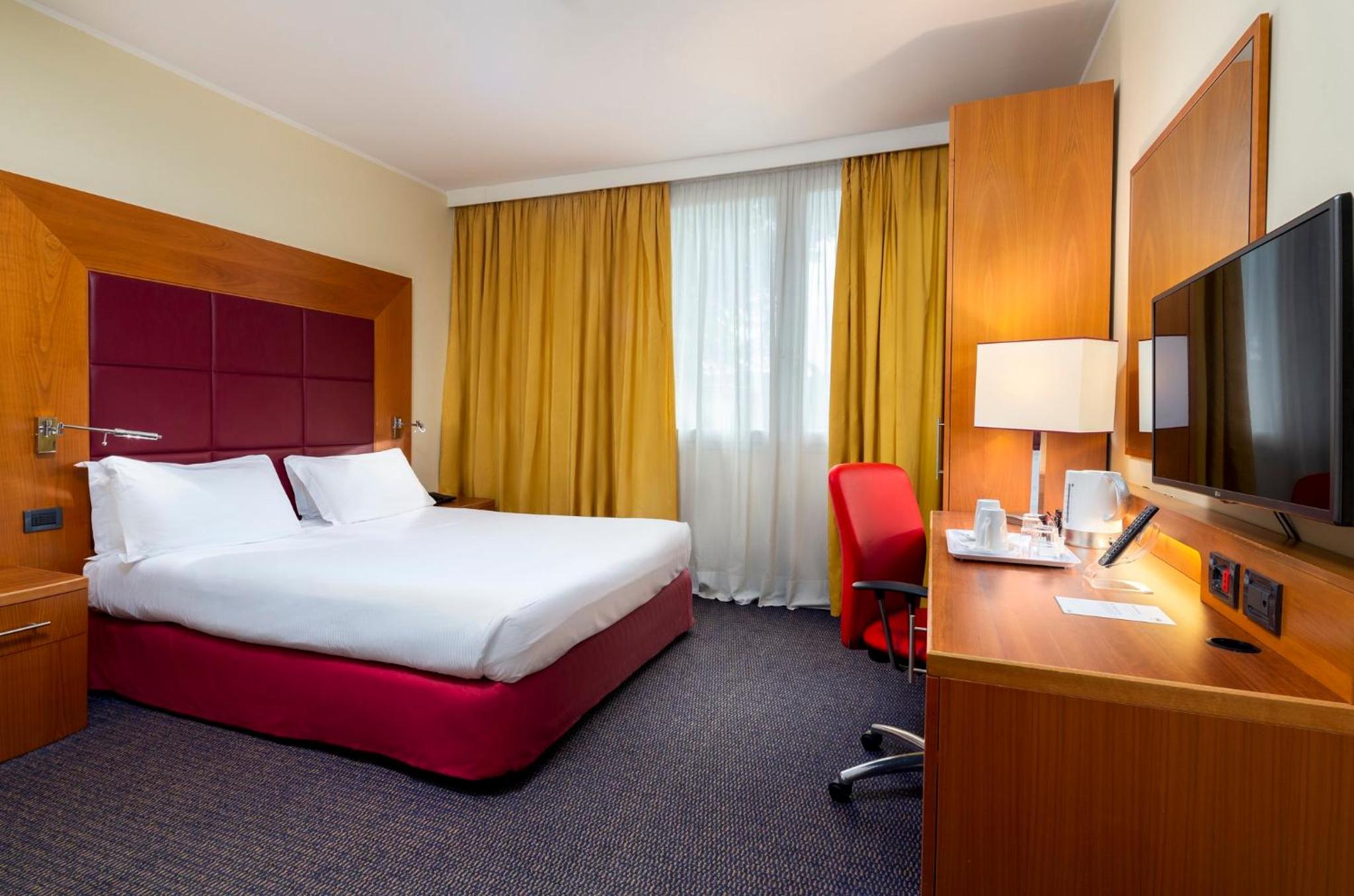 Standard Queen Room - Photo 4