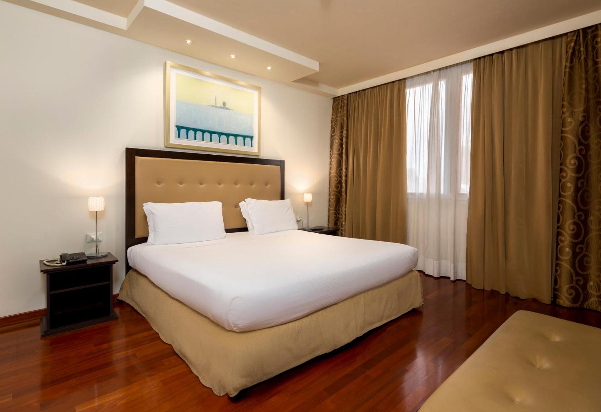One-Bedroom Suite with Two Double Beds - Photo 1