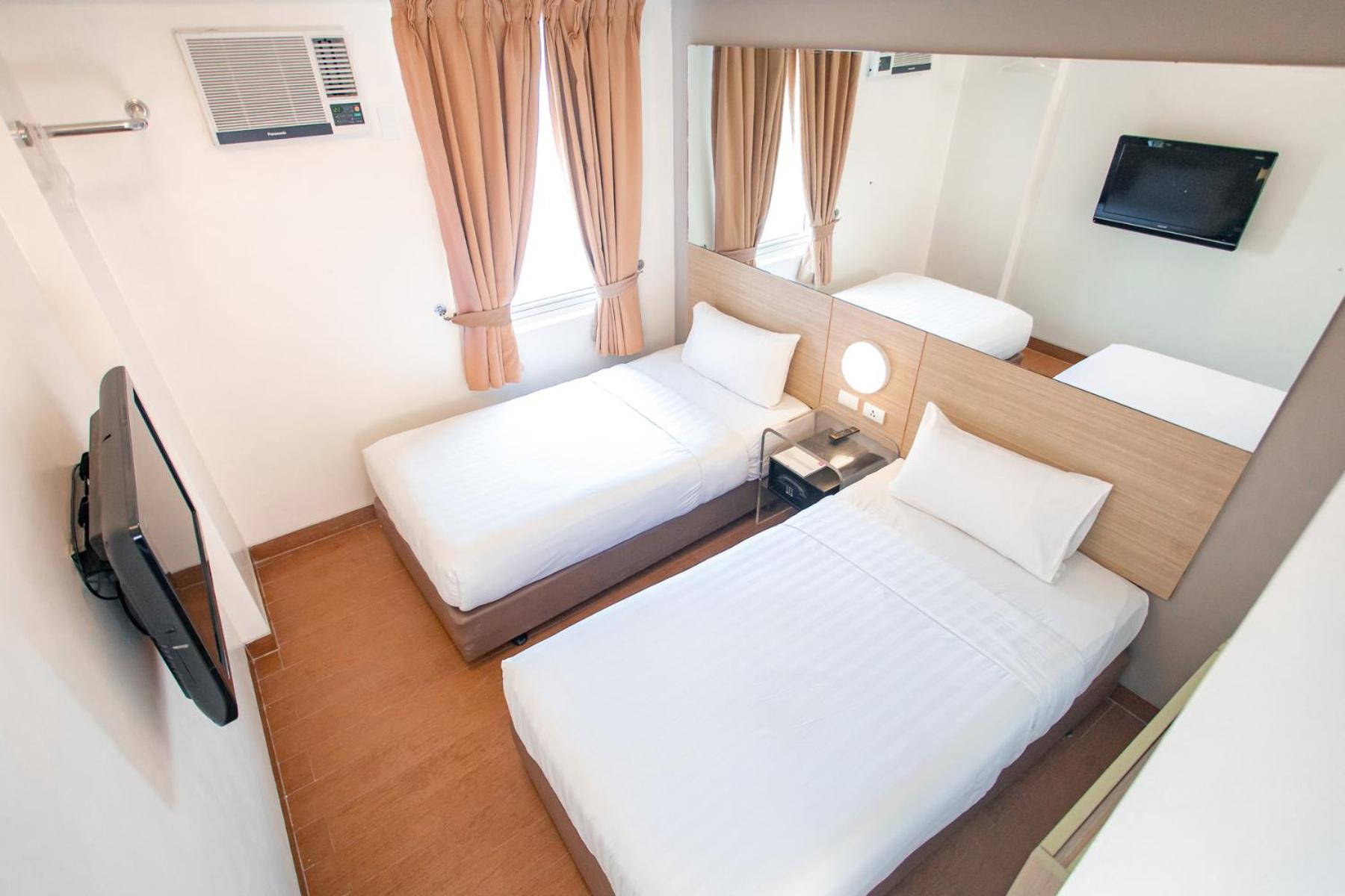Twin Room - Photo 4